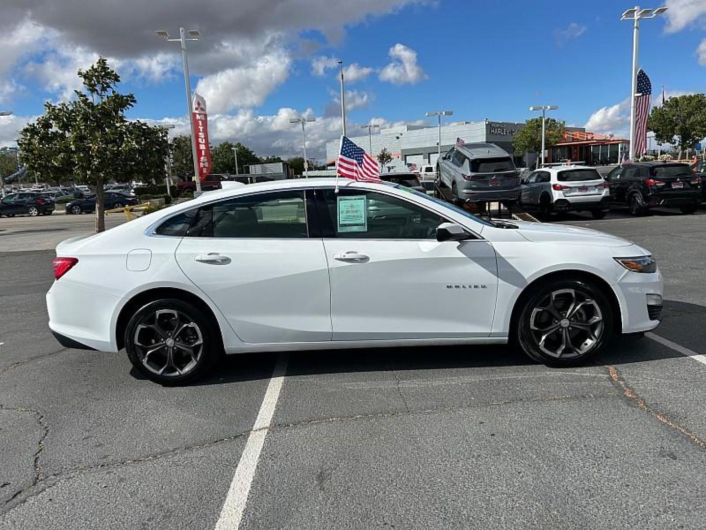 2023 WHITE Chevrolet Malibu (1G1ZD5ST4PF) with an 4-Cyl Turbo 1.5 Liter engine, Automatic CVT transmission, located at 412 Auto Vista Drive, Palmdale, 93551, (661) 945-0620, 34.592636, -118.136681 - Photo#7