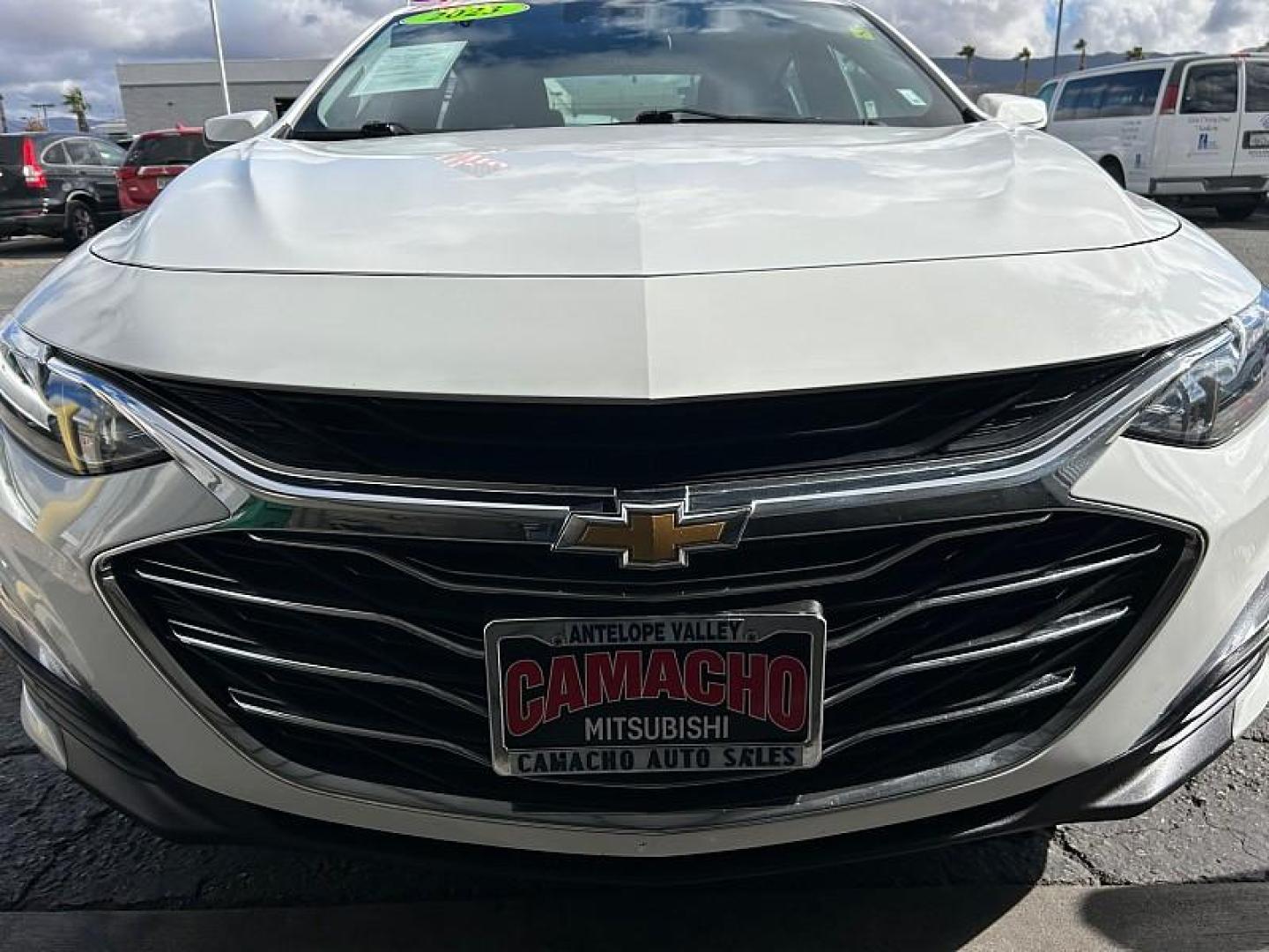 2023 WHITE Chevrolet Malibu (1G1ZD5ST4PF) with an 4-Cyl Turbo 1.5 Liter engine, Automatic CVT transmission, located at 412 Auto Vista Drive, Palmdale, 93551, (661) 945-0620, 34.592636, -118.136681 - Photo#8