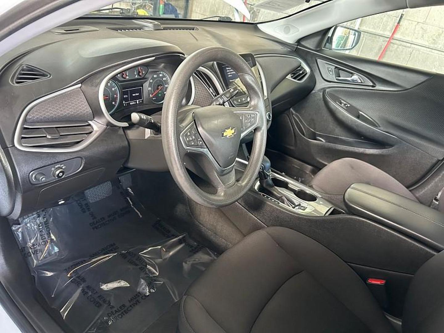 2023 WHITE Chevrolet Malibu (1G1ZD5ST4PF) with an 4-Cyl Turbo 1.5 Liter engine, Automatic CVT transmission, located at 412 Auto Vista Drive, Palmdale, 93551, (661) 945-0620, 34.592636, -118.136681 - Photo#17