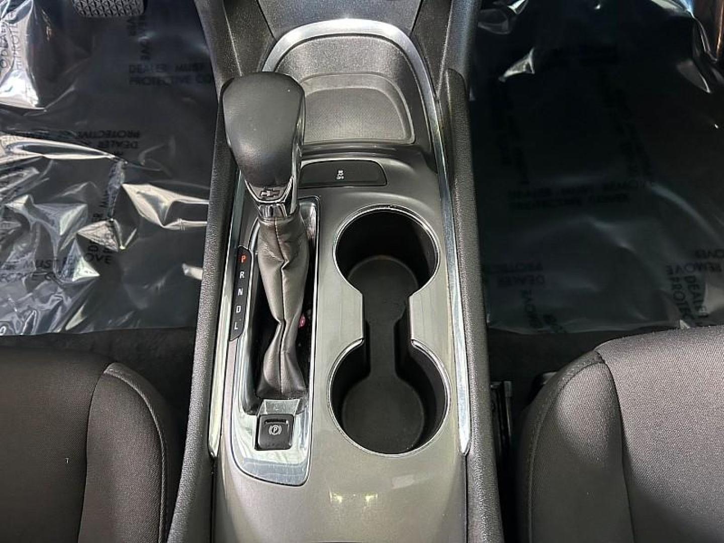 2023 WHITE Chevrolet Malibu (1G1ZD5ST4PF) with an 4-Cyl Turbo 1.5 Liter engine, Automatic CVT transmission, located at 412 Auto Vista Drive, Palmdale, 93551, (661) 945-0620, 34.592636, -118.136681 - Photo#18