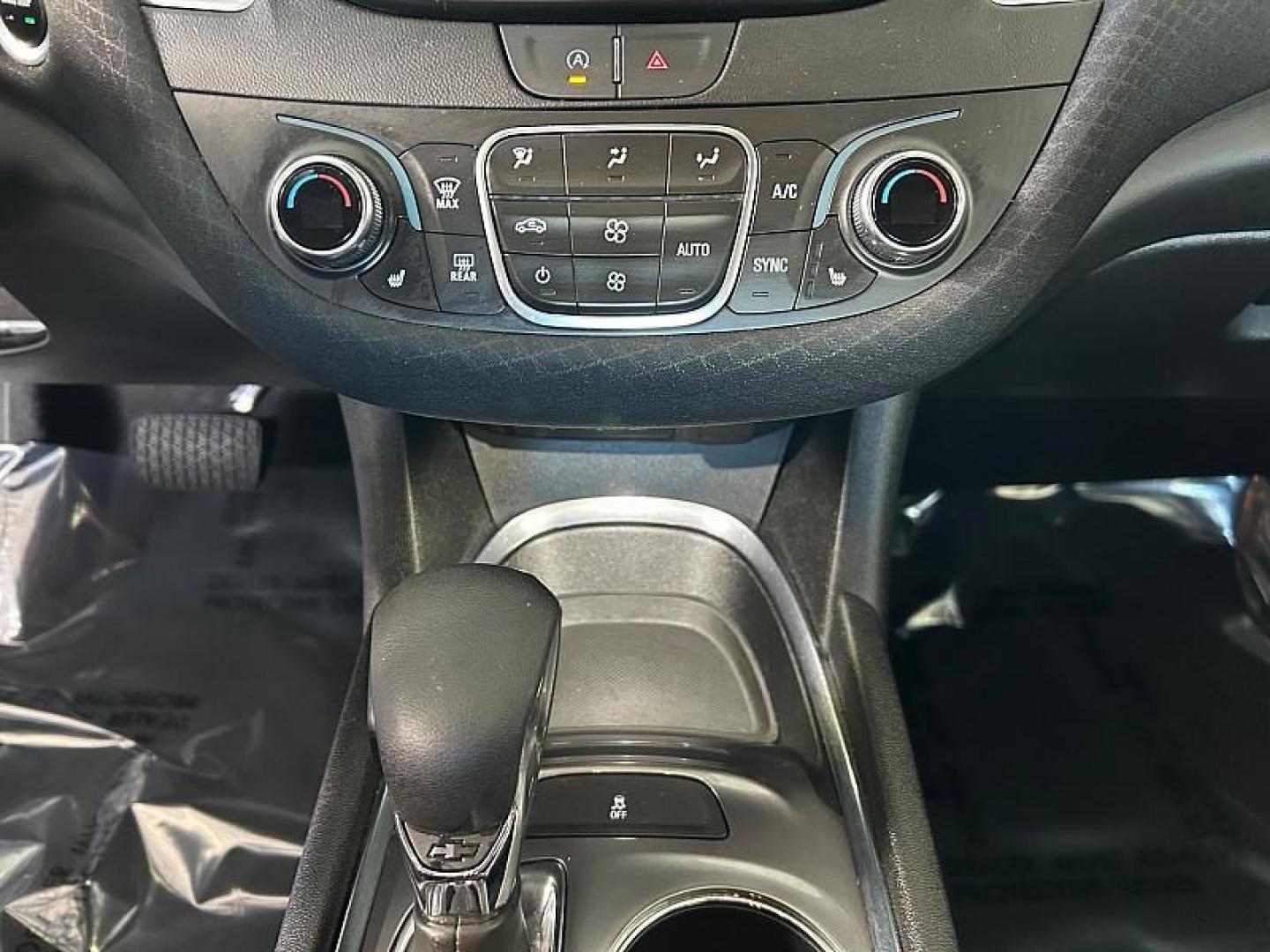 2023 WHITE Chevrolet Malibu (1G1ZD5ST4PF) with an 4-Cyl Turbo 1.5 Liter engine, Automatic CVT transmission, located at 412 Auto Vista Drive, Palmdale, 93551, (661) 945-0620, 34.592636, -118.136681 - Photo#19