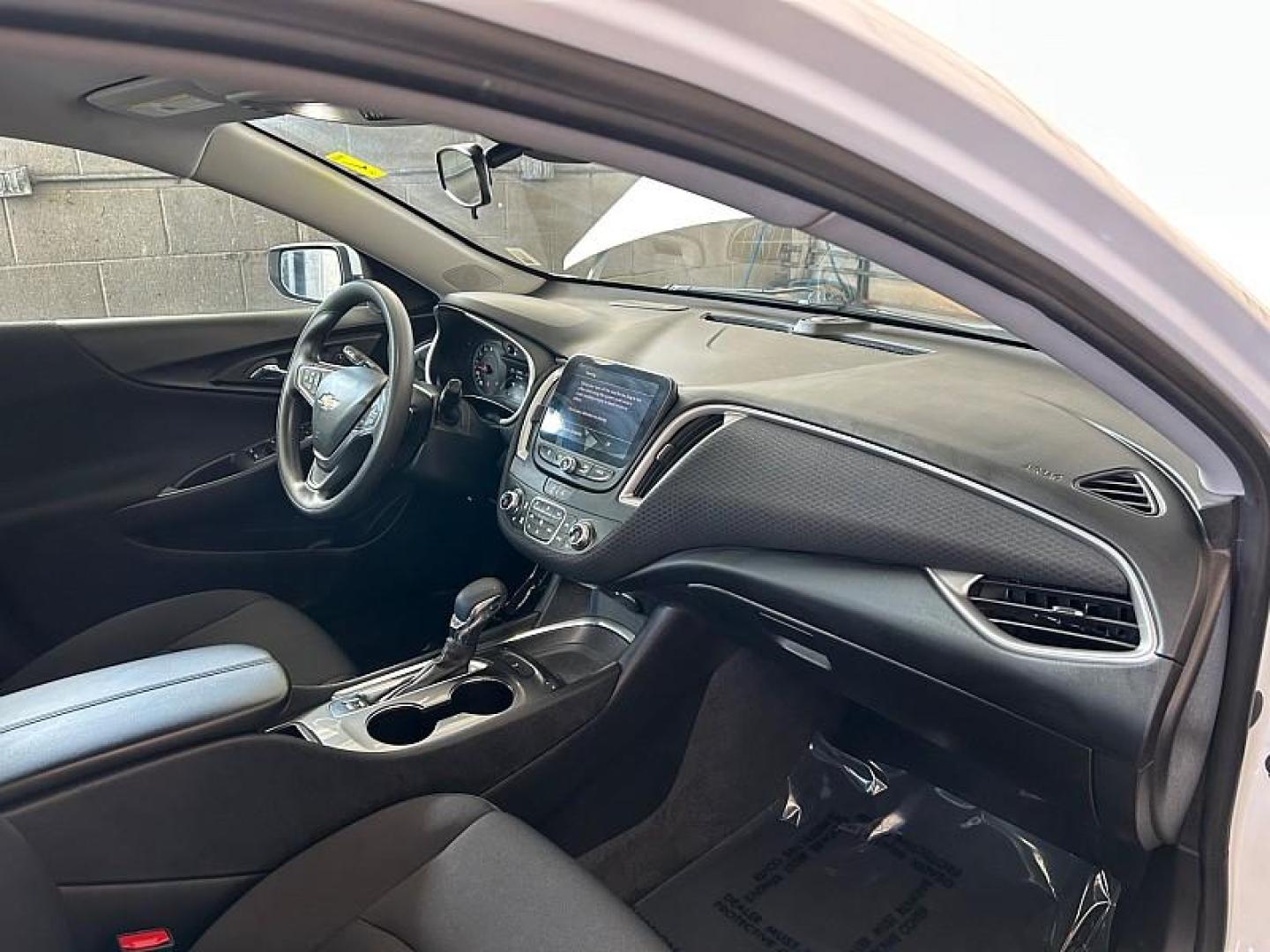 2023 WHITE Chevrolet Malibu (1G1ZD5ST4PF) with an 4-Cyl Turbo 1.5 Liter engine, Automatic CVT transmission, located at 412 Auto Vista Drive, Palmdale, 93551, (661) 945-0620, 34.592636, -118.136681 - Photo#23