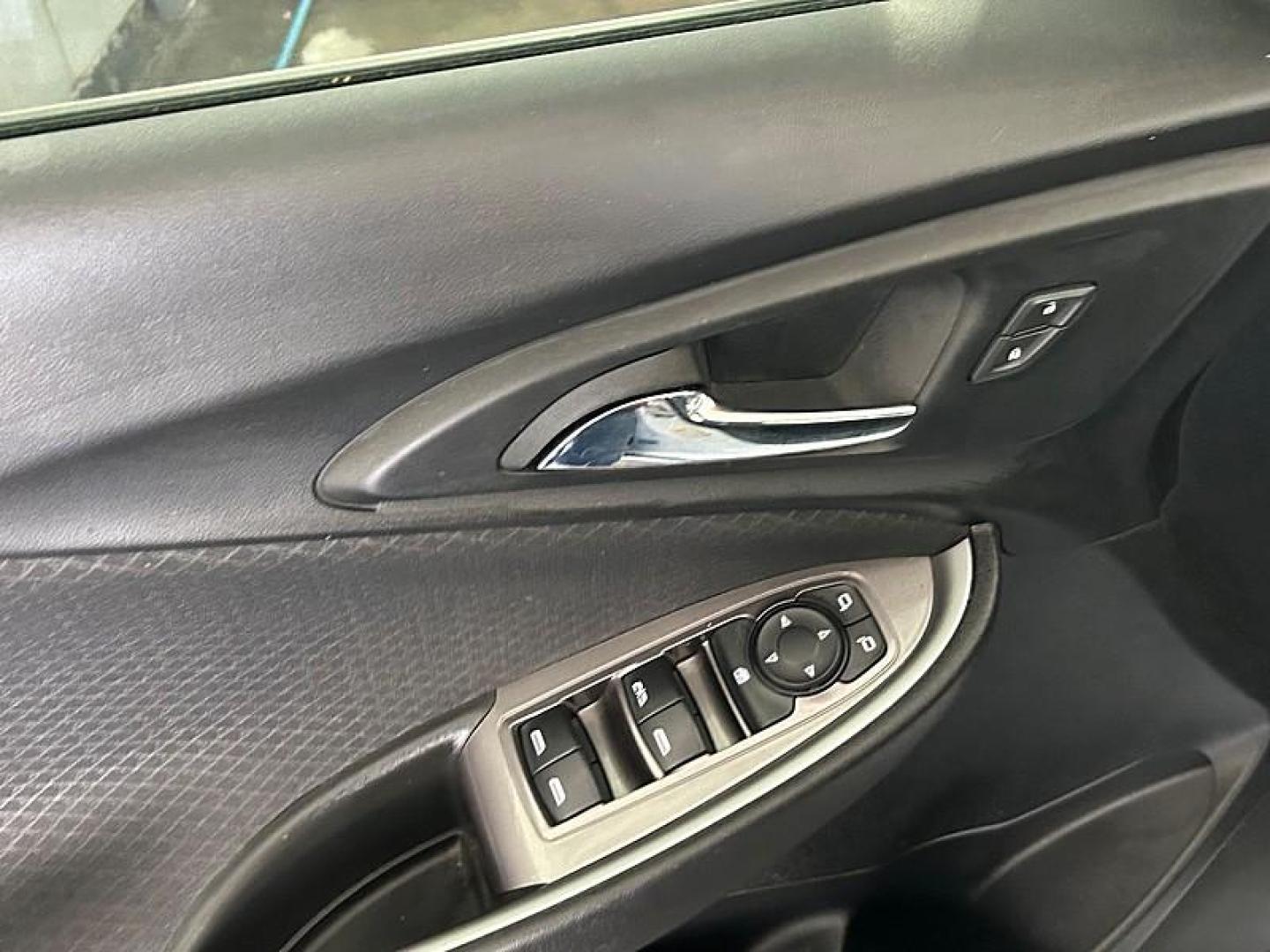 2023 WHITE Chevrolet Malibu (1G1ZD5ST4PF) with an 4-Cyl Turbo 1.5 Liter engine, Automatic CVT transmission, located at 412 Auto Vista Drive, Palmdale, 93551, (661) 945-0620, 34.592636, -118.136681 - Photo#24