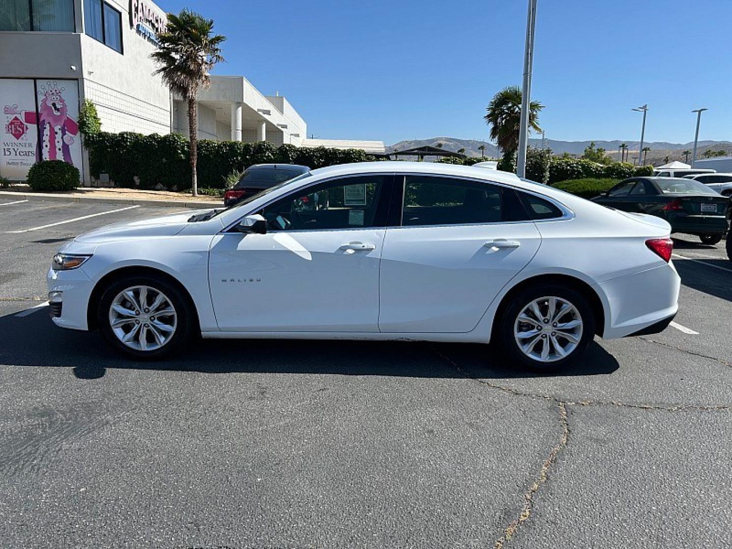 2023 WHITE Chevrolet Malibu (1G1ZD5ST7PF) with an 4-Cyl Turbo 1.5 Liter engine, Automatic CVT transmission, located at 412 Auto Vista Drive, Palmdale, 93551, (661) 945-0620, 34.592636, -118.136681 - Photo#4