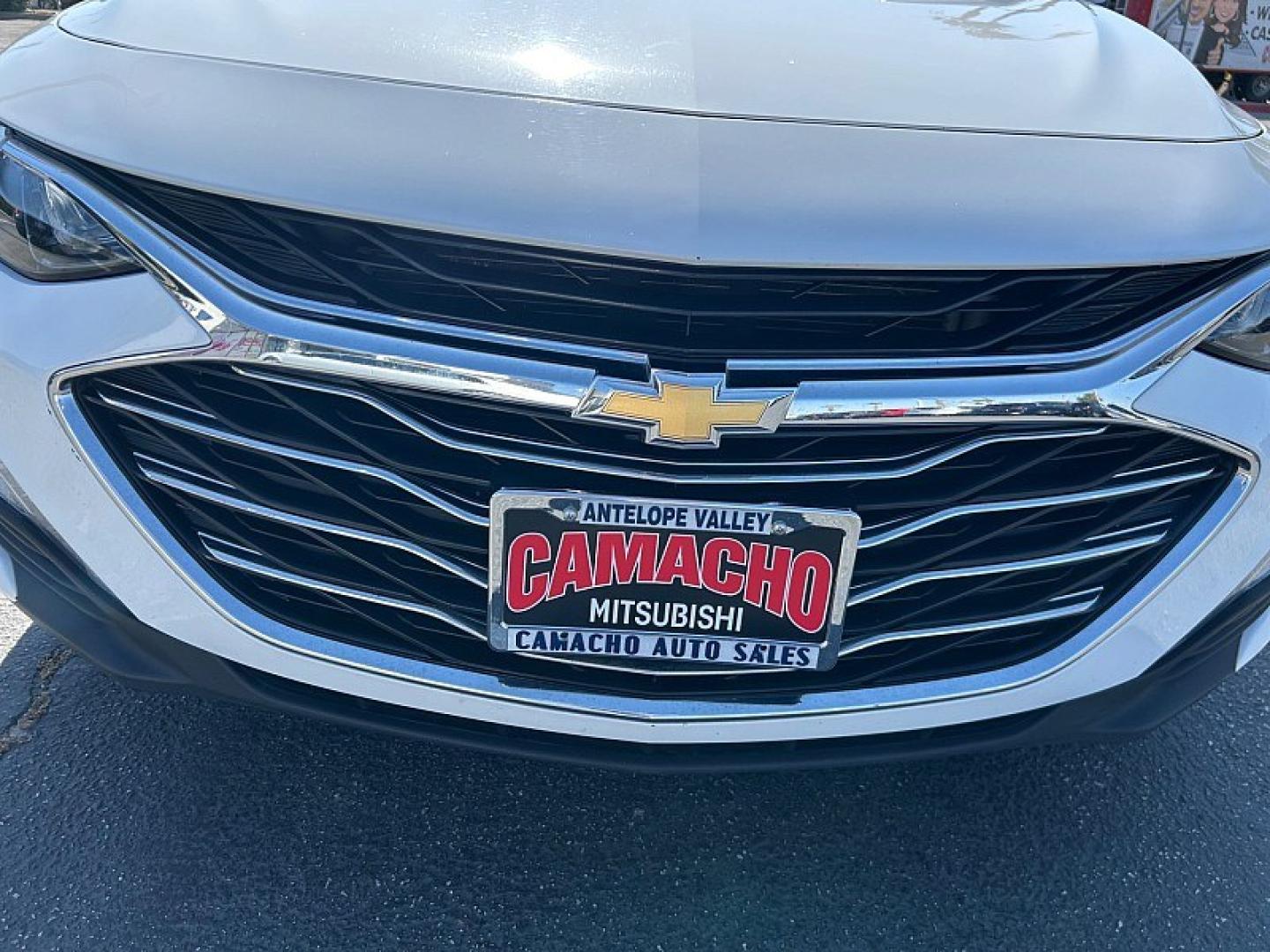 2023 WHITE Chevrolet Malibu (1G1ZD5ST7PF) with an 4-Cyl Turbo 1.5 Liter engine, Automatic CVT transmission, located at 412 Auto Vista Drive, Palmdale, 93551, (661) 945-0620, 34.592636, -118.136681 - Photo#5