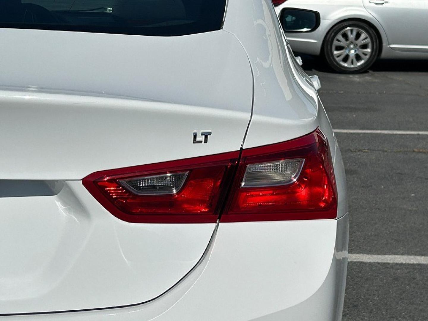 2023 WHITE Chevrolet Malibu (1G1ZD5ST7PF) with an 4-Cyl Turbo 1.5 Liter engine, Automatic CVT transmission, located at 412 Auto Vista Drive, Palmdale, 93551, (661) 945-0620, 34.592636, -118.136681 - Photo#11