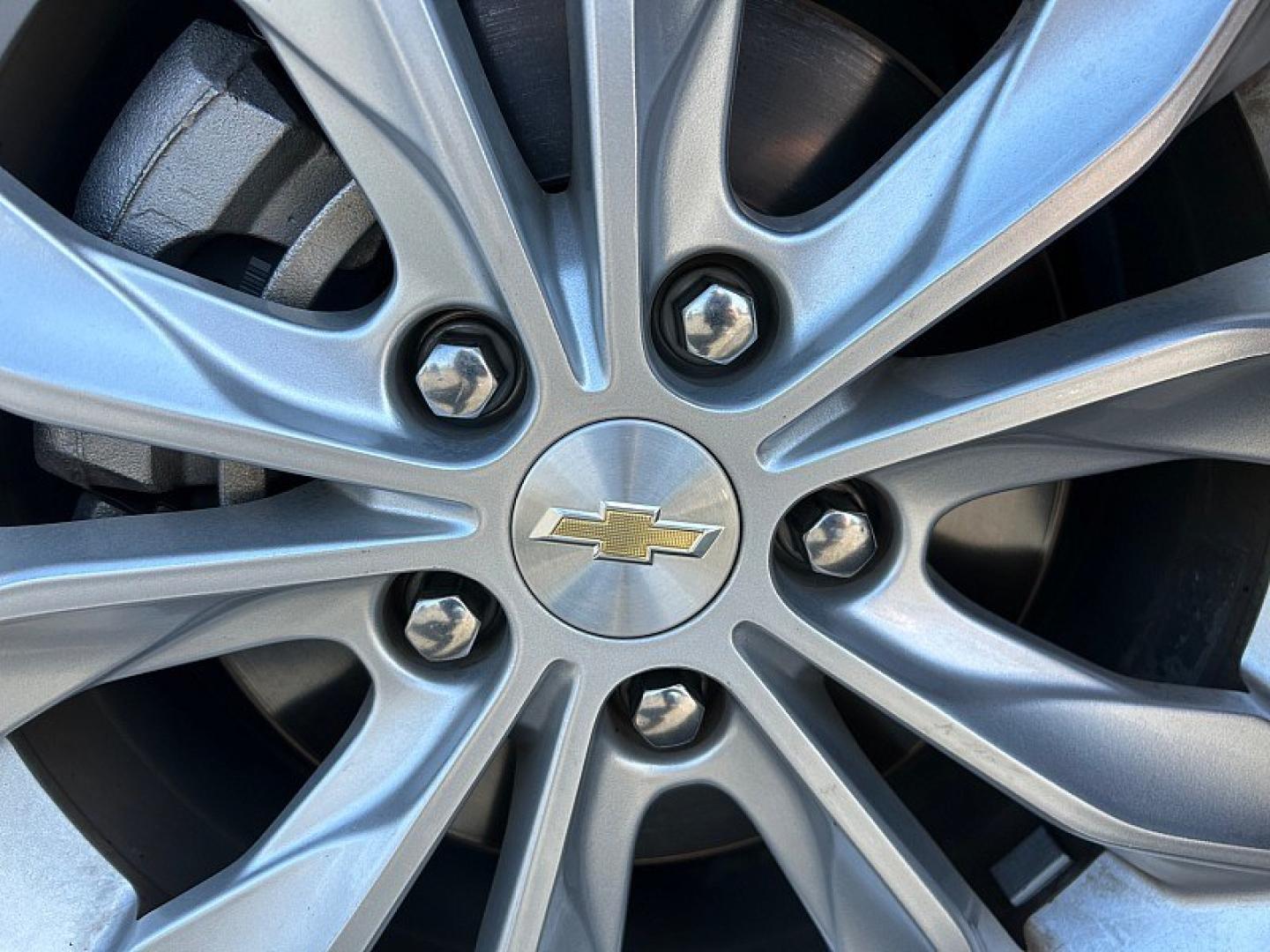 2023 WHITE Chevrolet Malibu (1G1ZD5ST7PF) with an 4-Cyl Turbo 1.5 Liter engine, Automatic CVT transmission, located at 412 Auto Vista Drive, Palmdale, 93551, (661) 945-0620, 34.592636, -118.136681 - Photo#14