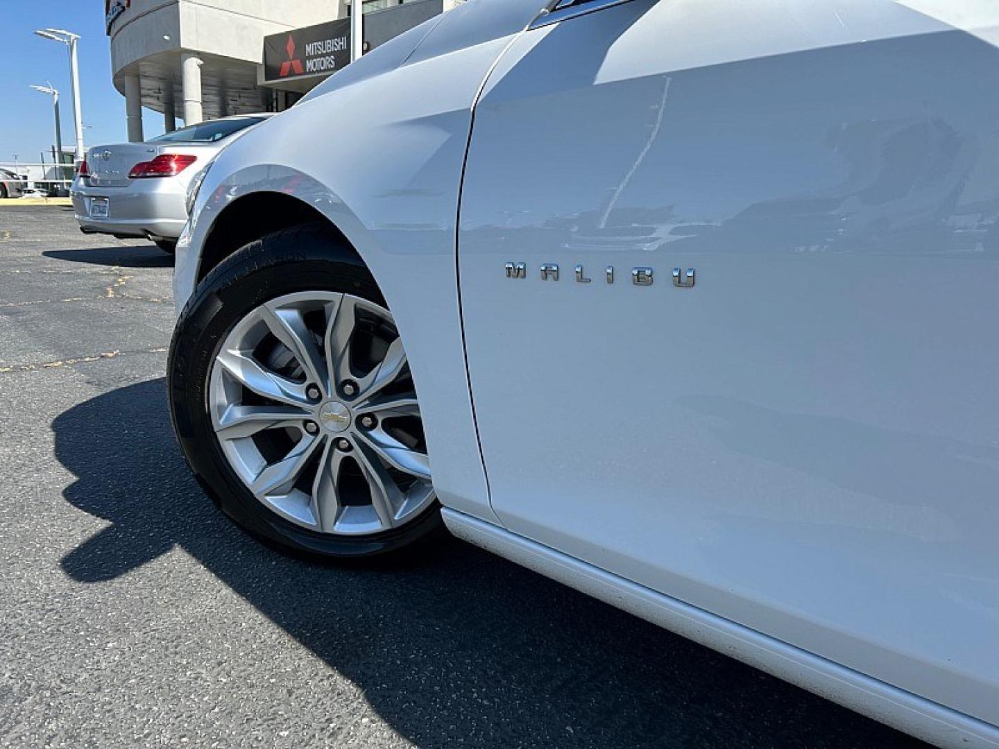 2023 WHITE Chevrolet Malibu (1G1ZD5ST7PF) with an 4-Cyl Turbo 1.5 Liter engine, Automatic CVT transmission, located at 412 Auto Vista Drive, Palmdale, 93551, (661) 945-0620, 34.592636, -118.136681 - Photo#15