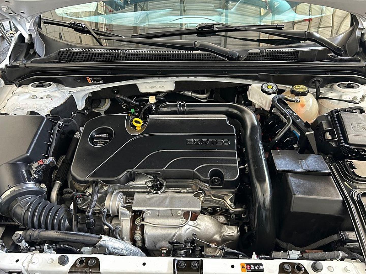 2023 WHITE Chevrolet Malibu (1G1ZD5ST7PF) with an 4-Cyl Turbo 1.5 Liter engine, Automatic CVT transmission, located at 412 Auto Vista Drive, Palmdale, 93551, (661) 945-0620, 34.592636, -118.136681 - Photo#25