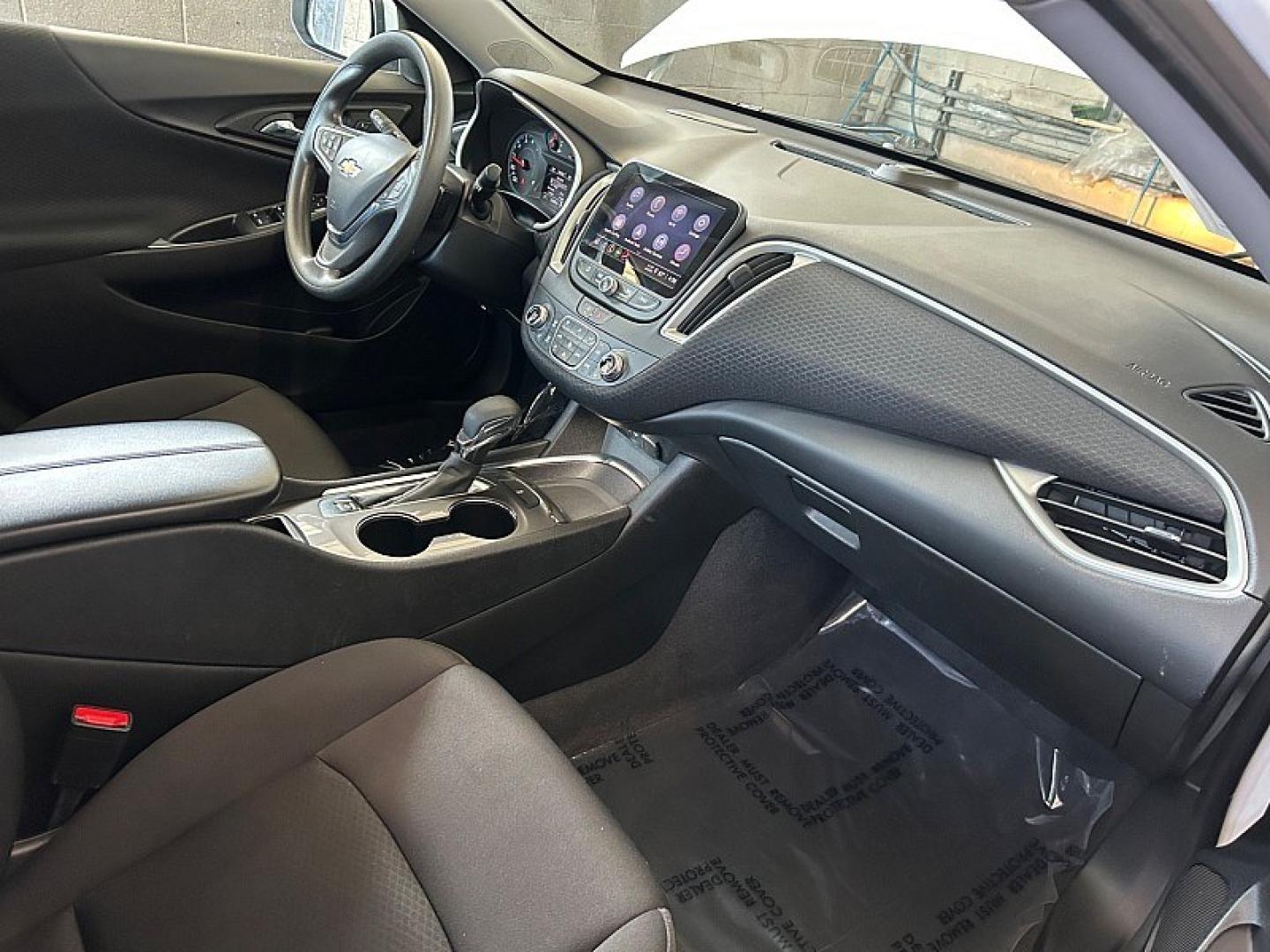 2023 WHITE Chevrolet Malibu (1G1ZD5ST7PF) with an 4-Cyl Turbo 1.5 Liter engine, Automatic CVT transmission, located at 412 Auto Vista Drive, Palmdale, 93551, (661) 945-0620, 34.592636, -118.136681 - Photo#28
