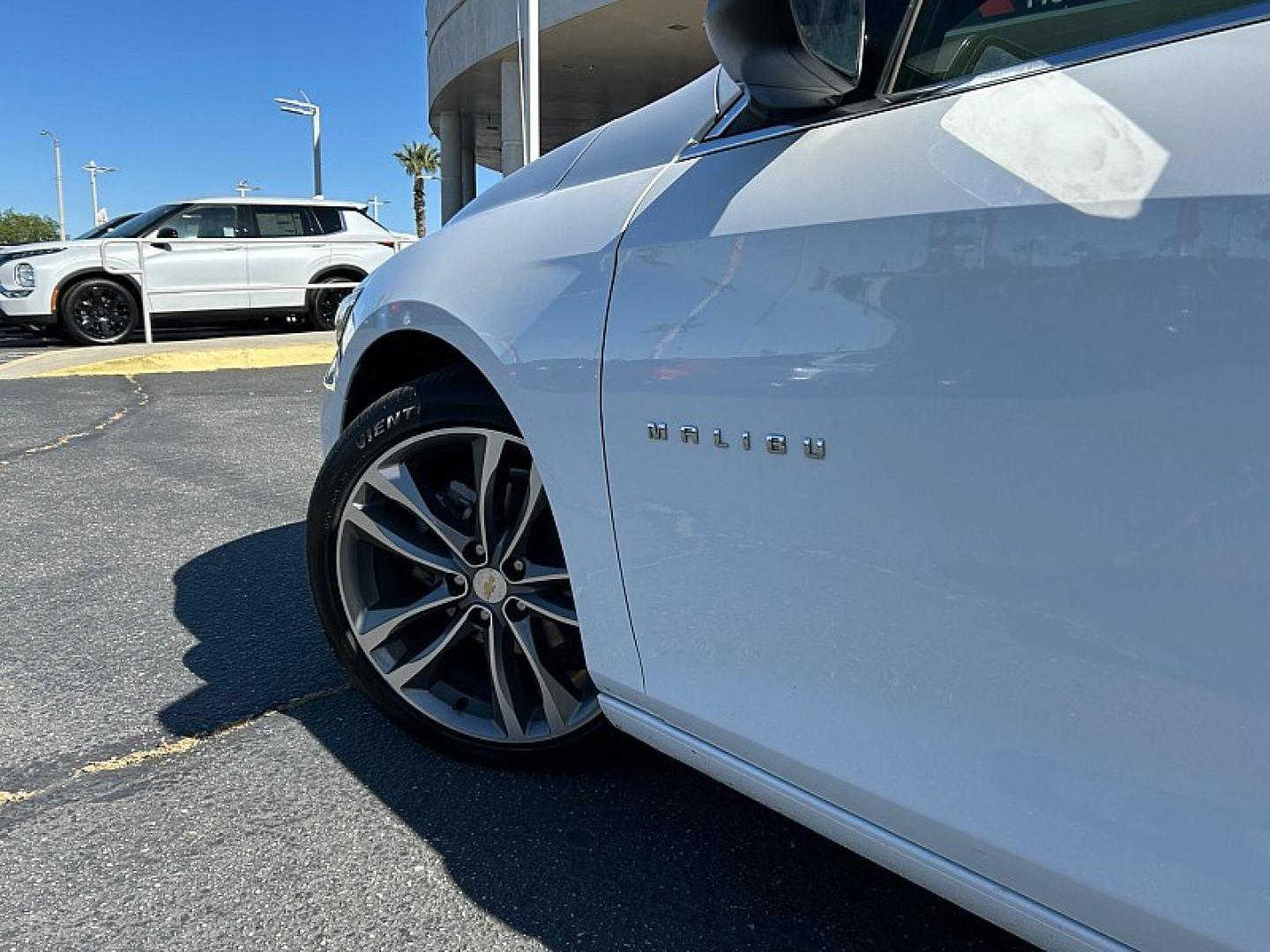 2023 WHITE Chevrolet Malibu (1G1ZD5ST9PF) with an 4-Cyl Turbo 1.5 Liter engine, Automatic CVT transmission, located at 412 Auto Vista Drive, Palmdale, 93551, (661) 945-0620, 34.592636, -118.136681- Photo#10