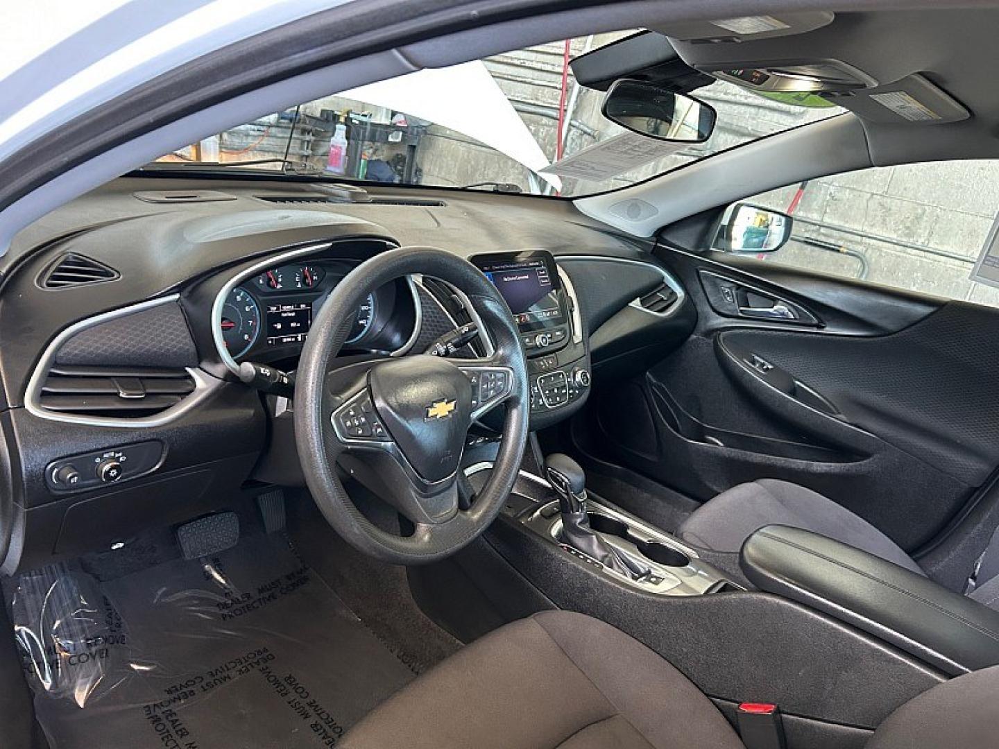 2023 WHITE Chevrolet Malibu (1G1ZD5ST9PF) with an 4-Cyl Turbo 1.5 Liter engine, Automatic CVT transmission, located at 412 Auto Vista Drive, Palmdale, 93551, (661) 945-0620, 34.592636, -118.136681- Photo#17