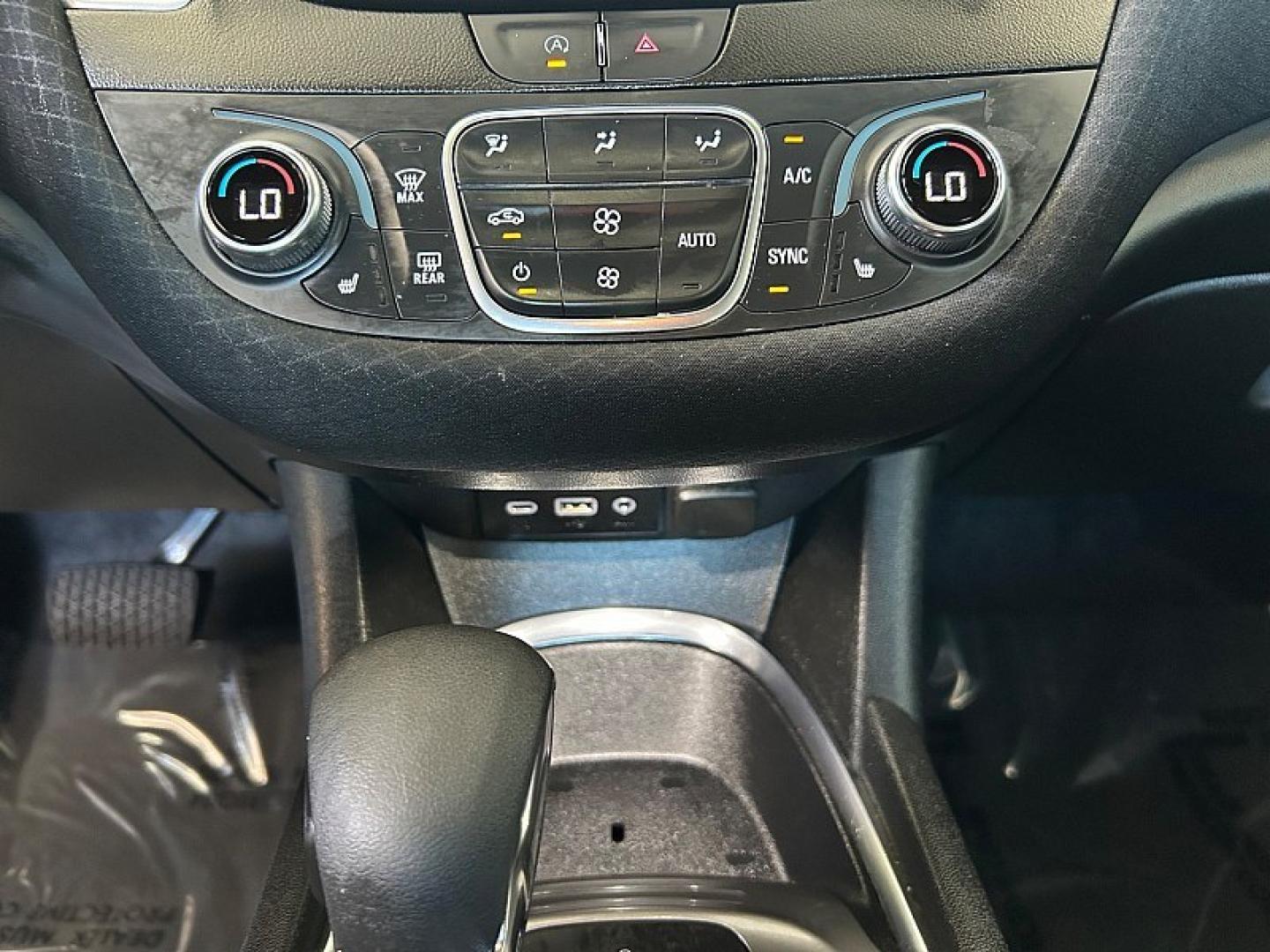 2023 WHITE Chevrolet Malibu (1G1ZD5ST9PF) with an 4-Cyl Turbo 1.5 Liter engine, Automatic CVT transmission, located at 412 Auto Vista Drive, Palmdale, 93551, (661) 945-0620, 34.592636, -118.136681- Photo#19