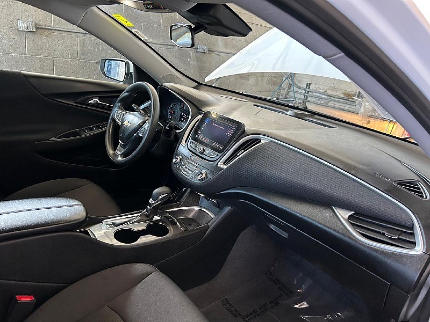 2023 WHITE Chevrolet Malibu (1G1ZD5ST9PF) with an 4-Cyl Turbo 1.5 Liter engine, Automatic CVT transmission, located at 412 Auto Vista Drive, Palmdale, 93551, (661) 945-0620, 34.592636, -118.136681- Photo#25