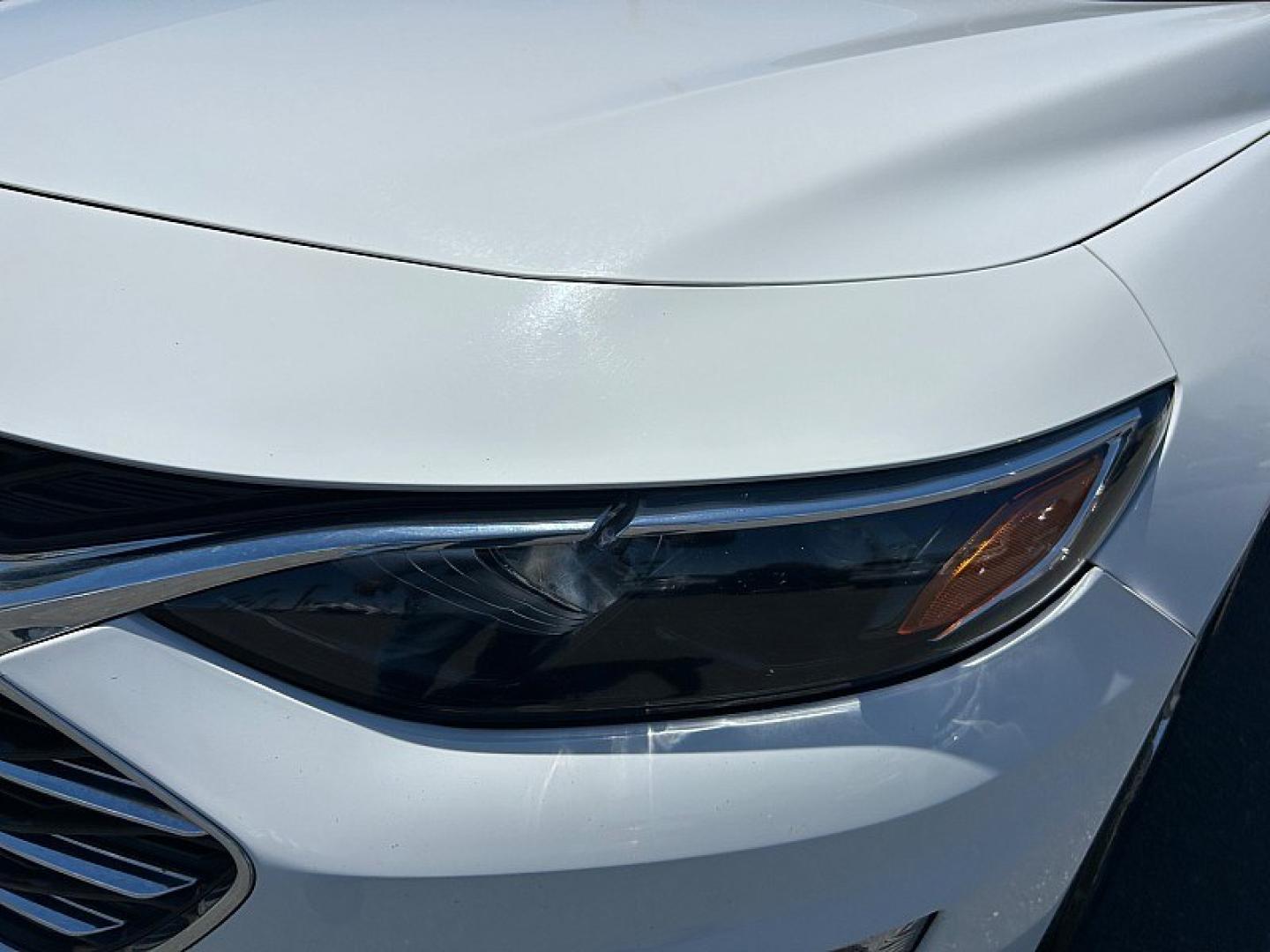 2023 WHITE Chevrolet Malibu (1G1ZD5ST6PF) with an 4-Cyl Turbo 1.5 Liter engine, Automatic CVT transmission, located at 412 Auto Vista Drive, Palmdale, 93551, (661) 945-0620, 34.592636, -118.136681 - Photo#10