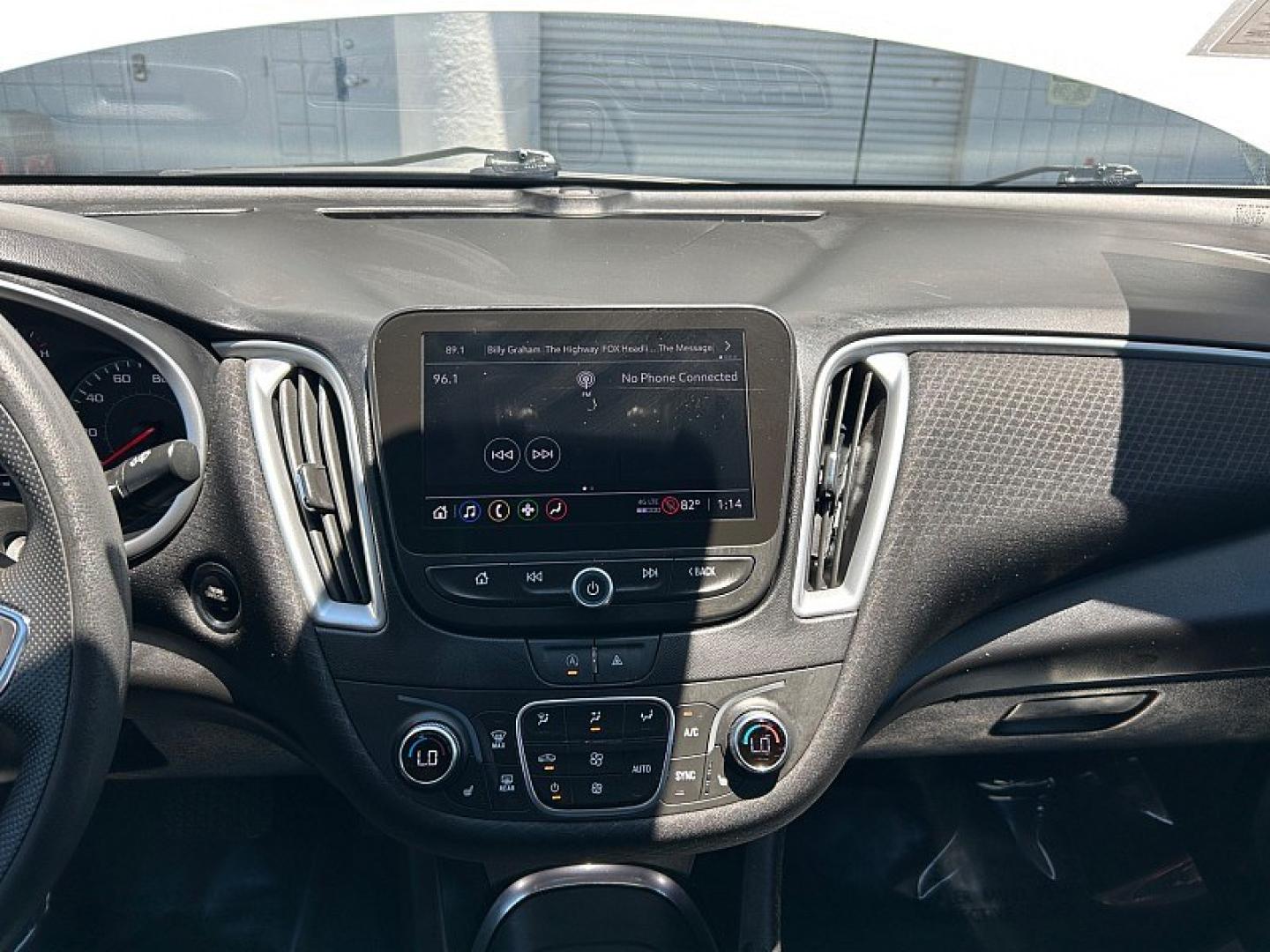 2023 WHITE Chevrolet Malibu (1G1ZD5ST6PF) with an 4-Cyl Turbo 1.5 Liter engine, Automatic CVT transmission, located at 412 Auto Vista Drive, Palmdale, 93551, (661) 945-0620, 34.592636, -118.136681 - Photo#20