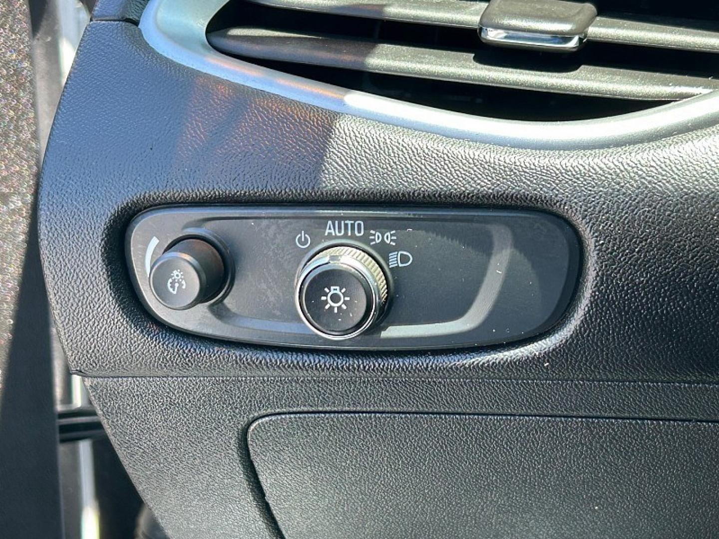 2023 WHITE Chevrolet Malibu (1G1ZD5ST6PF) with an 4-Cyl Turbo 1.5 Liter engine, Automatic CVT transmission, located at 412 Auto Vista Drive, Palmdale, 93551, (661) 945-0620, 34.592636, -118.136681 - Photo#30