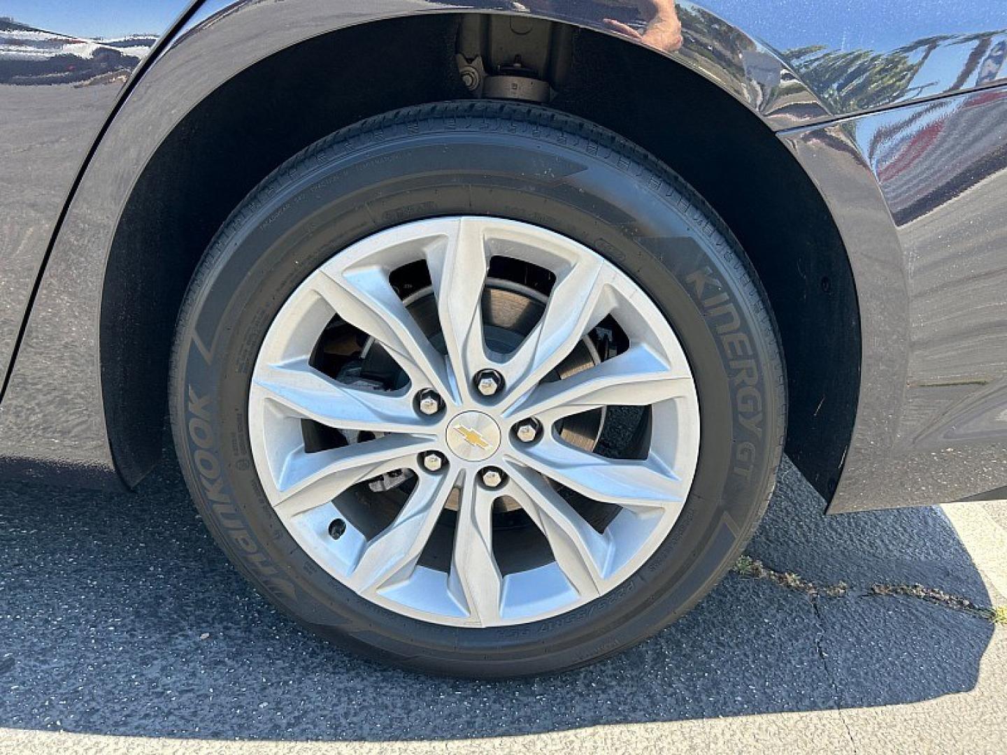 2023 BLACK Chevrolet Malibu (1G1ZD5ST5PF) with an 4-Cyl Turbo 1.5 Liter engine, Automatic CVT transmission, located at 412 Auto Vista Drive, Palmdale, 93551, (661) 945-0620, 34.592636, -118.136681- Photo#11