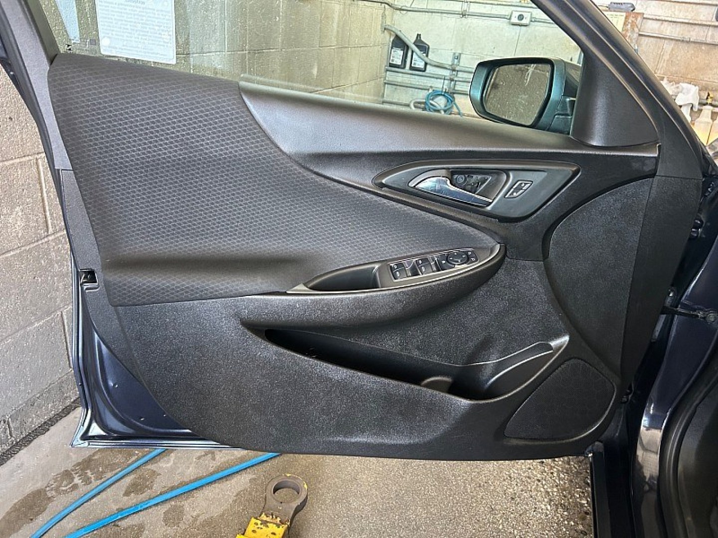 2023 Gray Chevrolet Malibu (1G1ZD5ST1PF) with an 4-Cyl Turbo 1.5 Liter engine, Automatic CVT transmission, located at 412 Auto Vista Drive, Palmdale, 93551, (661) 945-0620, 34.592636, -118.136681- Photo#17