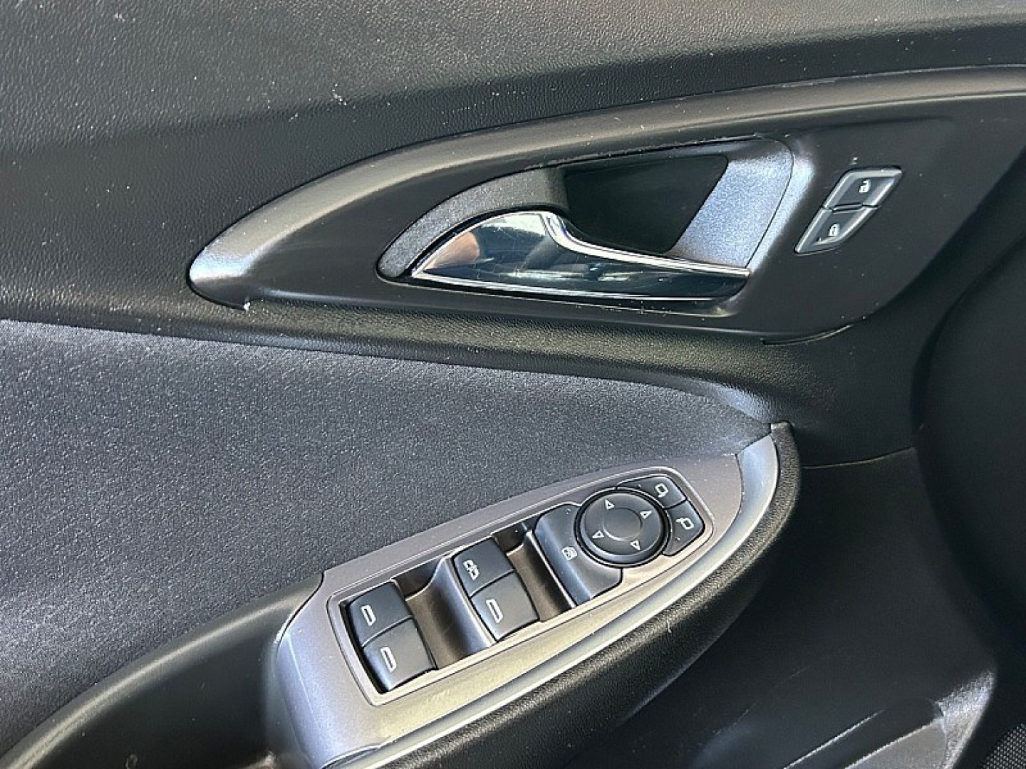 2023 Blue Chevrolet Malibu (1G1ZD5ST1PF) with an 4-Cyl Turbo 1.5 Liter engine, Automatic CVT transmission, located at 412 Auto Vista Drive, Palmdale, 93551, (661) 945-0620, 34.592636, -118.136681- Photo#10