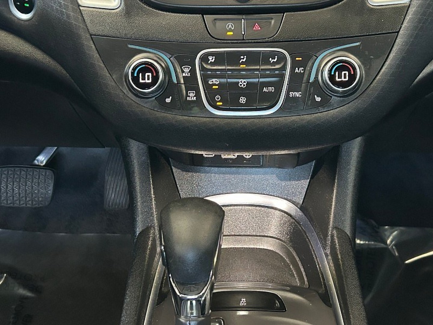 2023 Blue Chevrolet Malibu (1G1ZD5ST1PF) with an 4-Cyl Turbo 1.5 Liter engine, Automatic CVT transmission, located at 412 Auto Vista Drive, Palmdale, 93551, (661) 945-0620, 34.592636, -118.136681- Photo#14