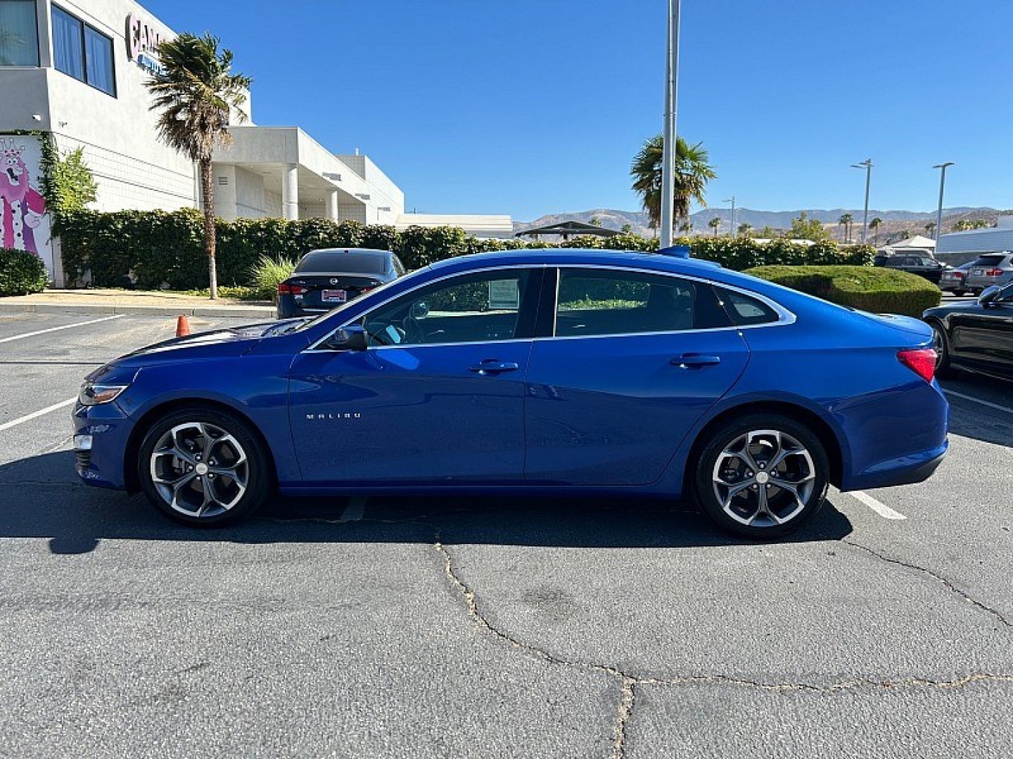 2023 Blue Chevrolet Malibu (1G1ZD5ST1PF) with an 4-Cyl Turbo 1.5 Liter engine, Automatic CVT transmission, located at 412 Auto Vista Drive, Palmdale, 93551, (661) 945-0620, 34.592636, -118.136681- Photo#3