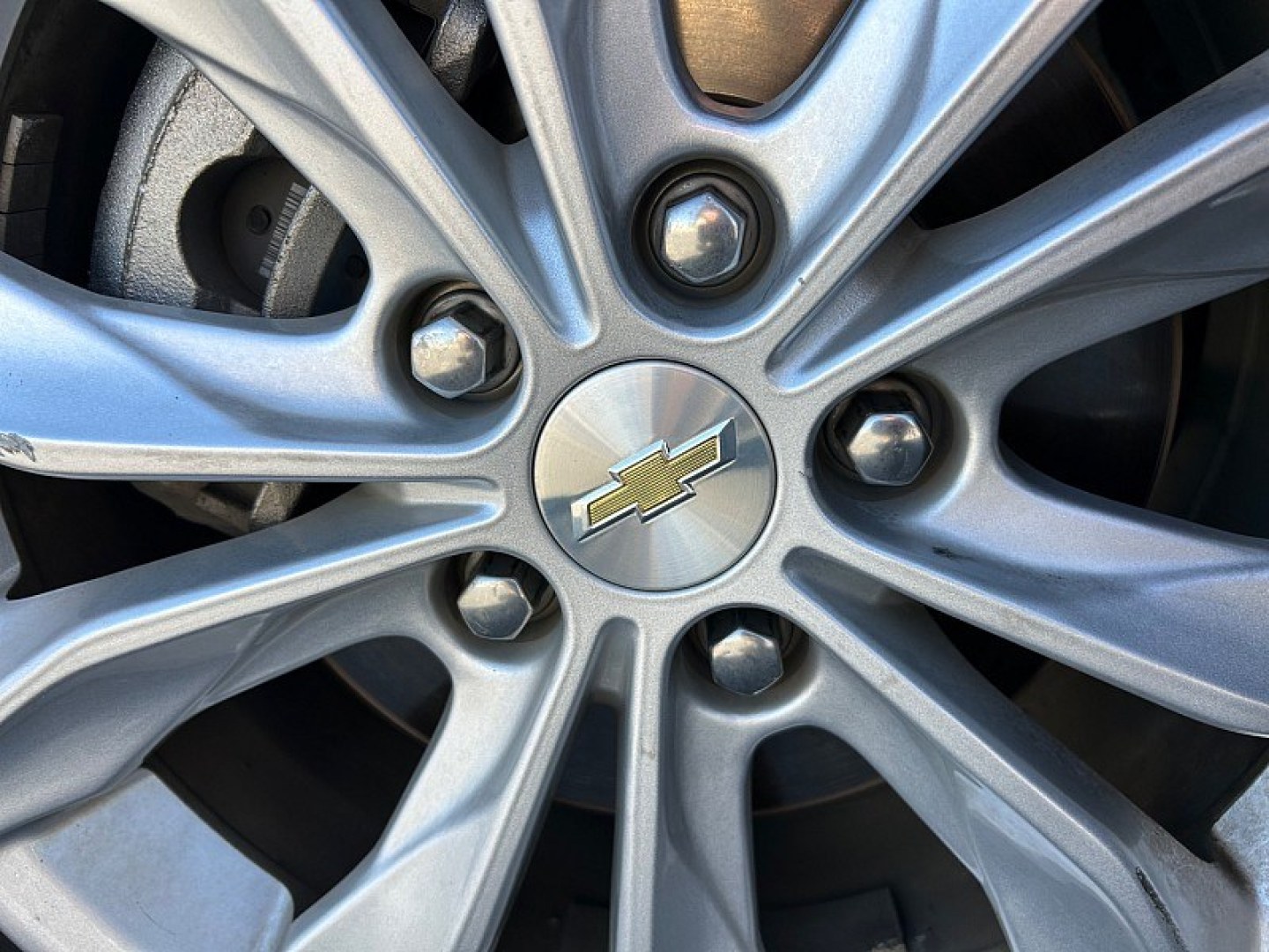 2023 White Chevrolet Malibu (1G1ZD5ST2PF) with an 4-Cyl Turbo 1.5 Liter engine, Automatic CVT transmission, located at 412 Auto Vista Drive, Palmdale, 93551, (661) 945-0620, 34.592636, -118.136681- Photo#9