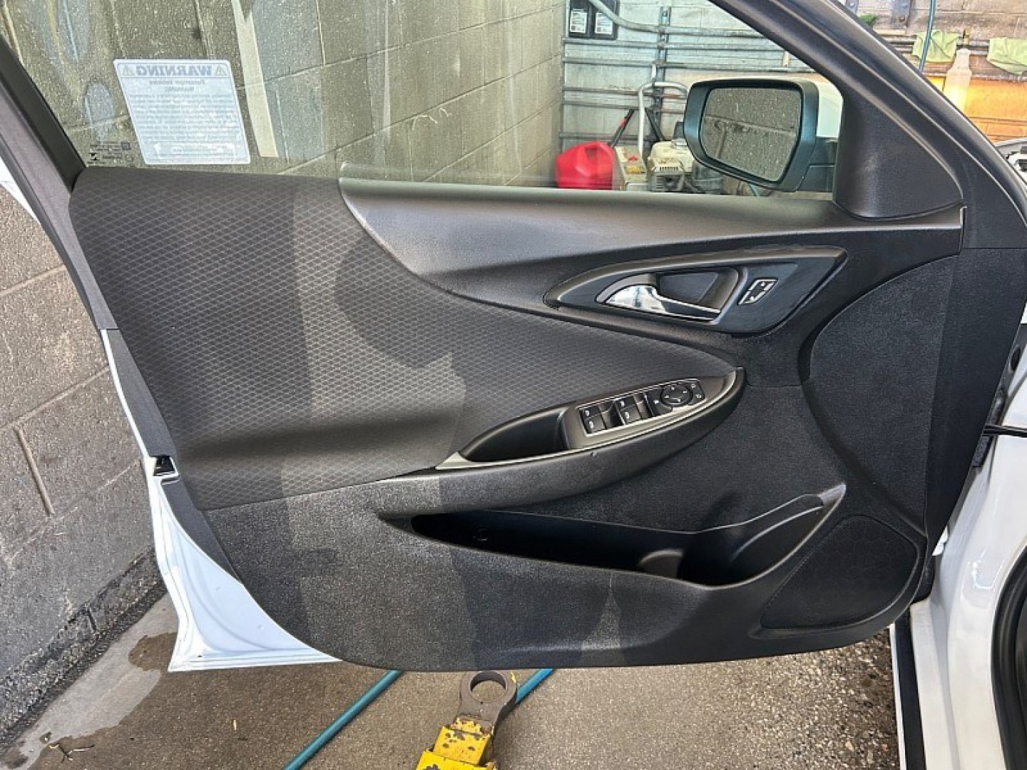 2023 White Chevrolet Malibu (1G1ZD5ST2PF) with an 4-Cyl Turbo 1.5 Liter engine, Automatic CVT transmission, located at 412 Auto Vista Drive, Palmdale, 93551, (661) 945-0620, 34.592636, -118.136681- Photo#16