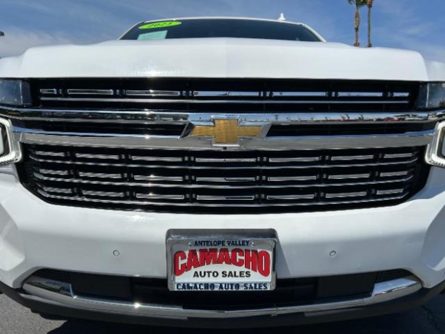 2023 WHITE Chevrolet Suburban (1GNSCFKD2PR) with an 8-Cyl 5.3 Liter engine, Automatic 10-Spd w/Overdrive transmission, located at 412 Auto Vista Drive, Palmdale, 93551, (661) 945-0620, 34.592636, -118.136681 - Photo#10
