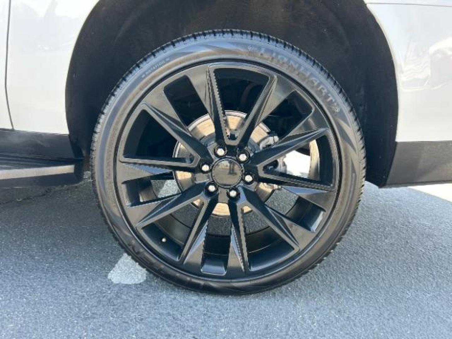 2023 WHITE Chevrolet Suburban (1GNSCFKD2PR) with an 8-Cyl 5.3 Liter engine, Automatic 10-Spd w/Overdrive transmission, located at 412 Auto Vista Drive, Palmdale, 93551, (661) 945-0620, 34.592636, -118.136681 - Photo#13