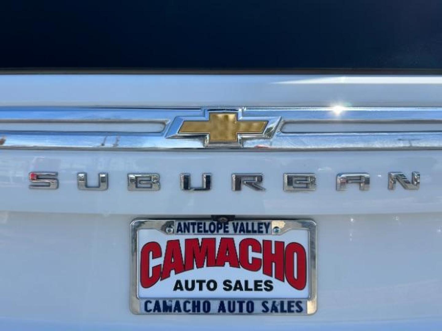 2023 WHITE Chevrolet Suburban (1GNSCFKD2PR) with an 8-Cyl 5.3 Liter engine, Automatic 10-Spd w/Overdrive transmission, located at 412 Auto Vista Drive, Palmdale, 93551, (661) 945-0620, 34.592636, -118.136681 - Photo#14