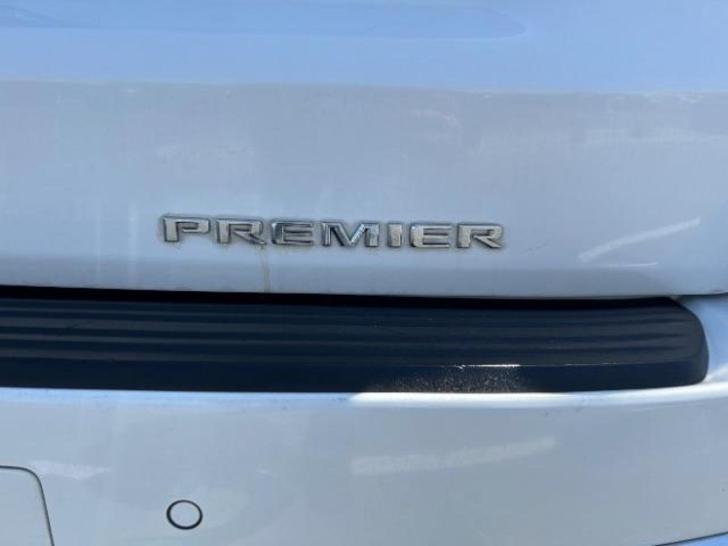 2023 WHITE Chevrolet Suburban (1GNSCFKD2PR) with an 8-Cyl 5.3 Liter engine, Automatic 10-Spd w/Overdrive transmission, located at 412 Auto Vista Drive, Palmdale, 93551, (661) 945-0620, 34.592636, -118.136681 - Photo#15