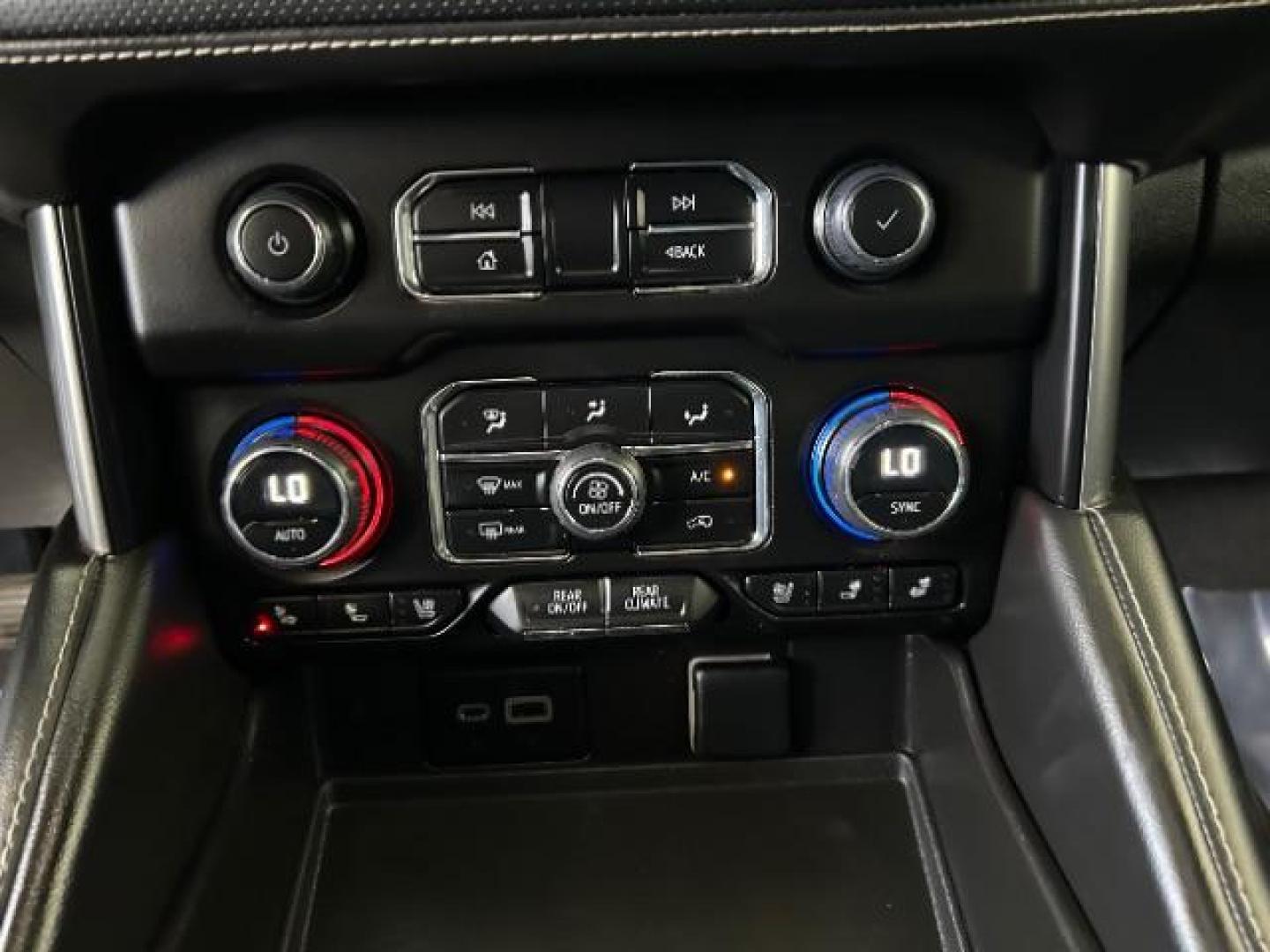 2023 WHITE Chevrolet Suburban (1GNSCFKD2PR) with an 8-Cyl 5.3 Liter engine, Automatic 10-Spd w/Overdrive transmission, located at 412 Auto Vista Drive, Palmdale, 93551, (661) 945-0620, 34.592636, -118.136681 - Photo#17