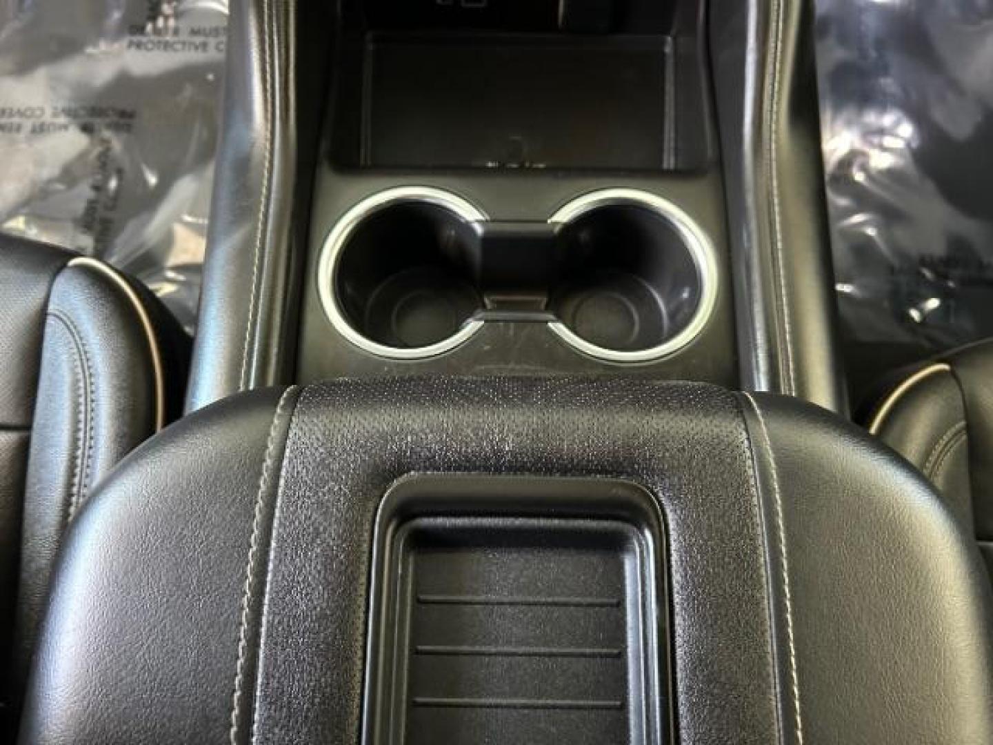 2023 WHITE Chevrolet Suburban (1GNSCFKD2PR) with an 8-Cyl 5.3 Liter engine, Automatic 10-Spd w/Overdrive transmission, located at 412 Auto Vista Drive, Palmdale, 93551, (661) 945-0620, 34.592636, -118.136681 - Photo#25