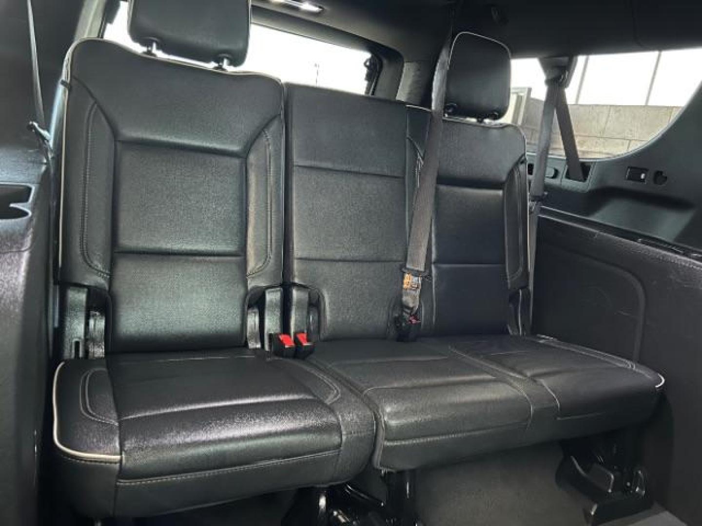 2023 WHITE Chevrolet Suburban (1GNSCFKD2PR) with an 8-Cyl 5.3 Liter engine, Automatic 10-Spd w/Overdrive transmission, located at 412 Auto Vista Drive, Palmdale, 93551, (661) 945-0620, 34.592636, -118.136681 - Photo#28