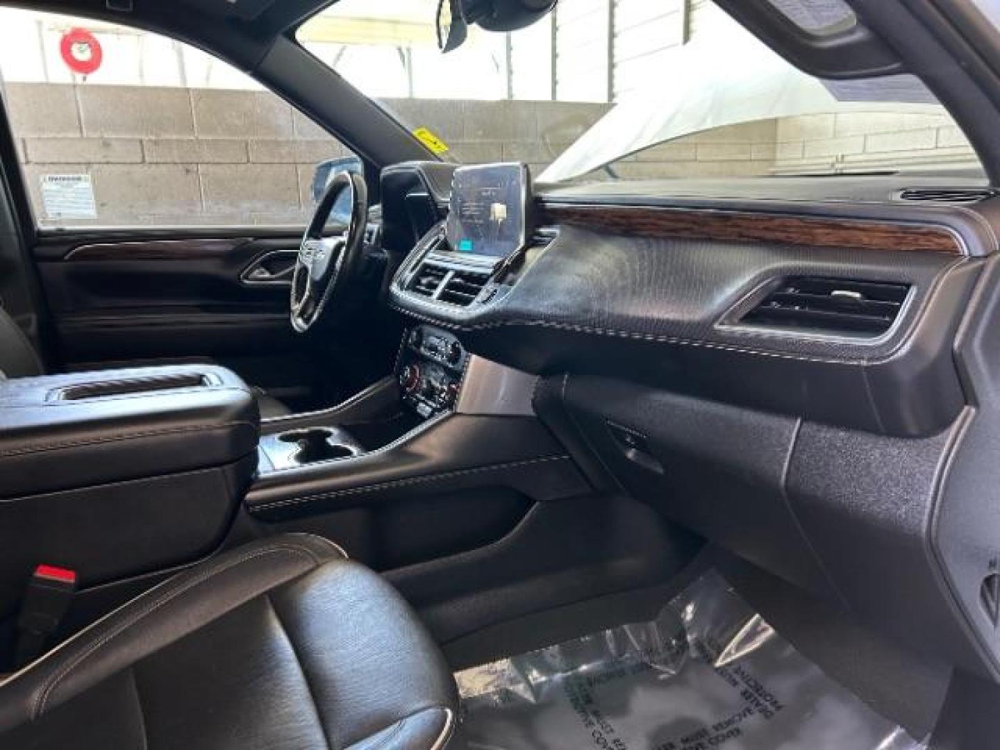 2023 WHITE Chevrolet Suburban (1GNSCFKD2PR) with an 8-Cyl 5.3 Liter engine, Automatic 10-Spd w/Overdrive transmission, located at 412 Auto Vista Drive, Palmdale, 93551, (661) 945-0620, 34.592636, -118.136681 - Photo#30