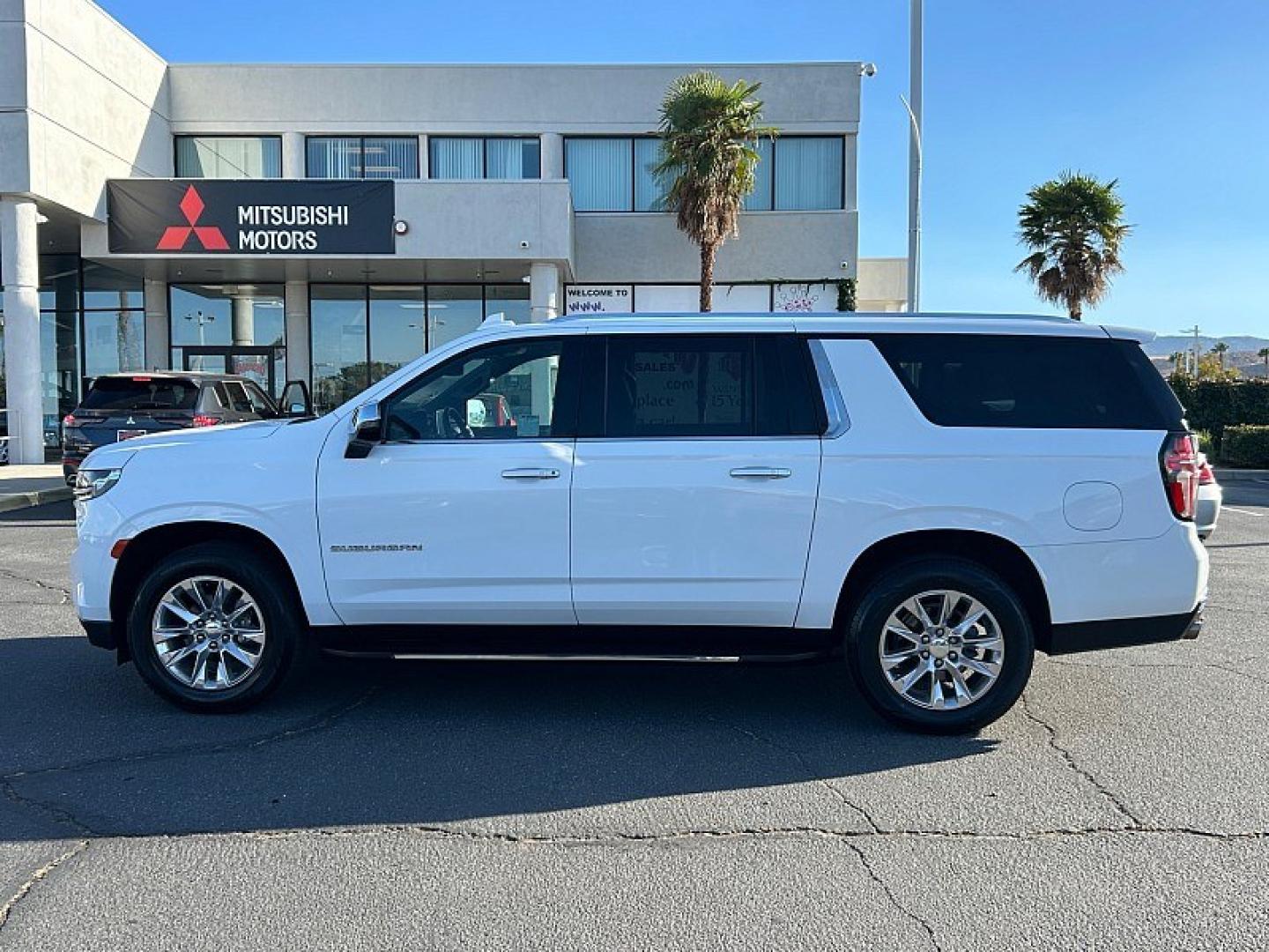 2023 White Chevrolet Suburban (1GNSCFKD6PR) , Automatic 10-Spd w/Overdrive transmission, located at 412 Auto Vista Drive, Palmdale, 93551, (661) 945-0620, 34.592636, -118.136681- Photo#3