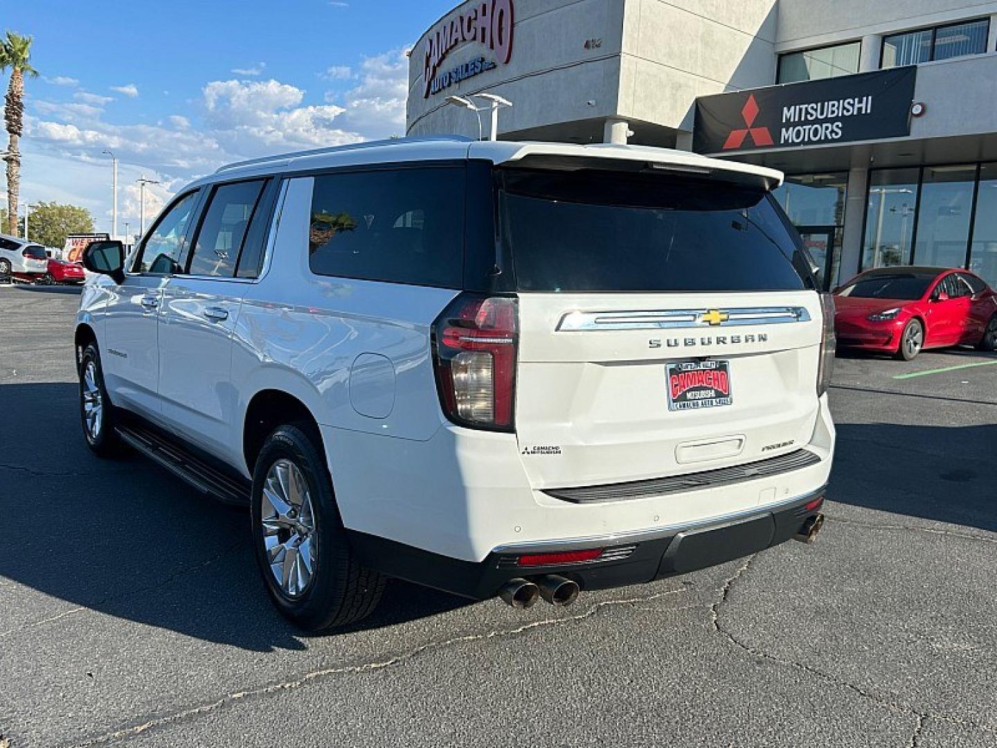 2023 White Chevrolet Suburban (1GNSCFKD6PR) , Automatic 10-Spd w/Overdrive transmission, located at 412 Auto Vista Drive, Palmdale, 93551, (661) 945-0620, 34.592636, -118.136681- Photo#4