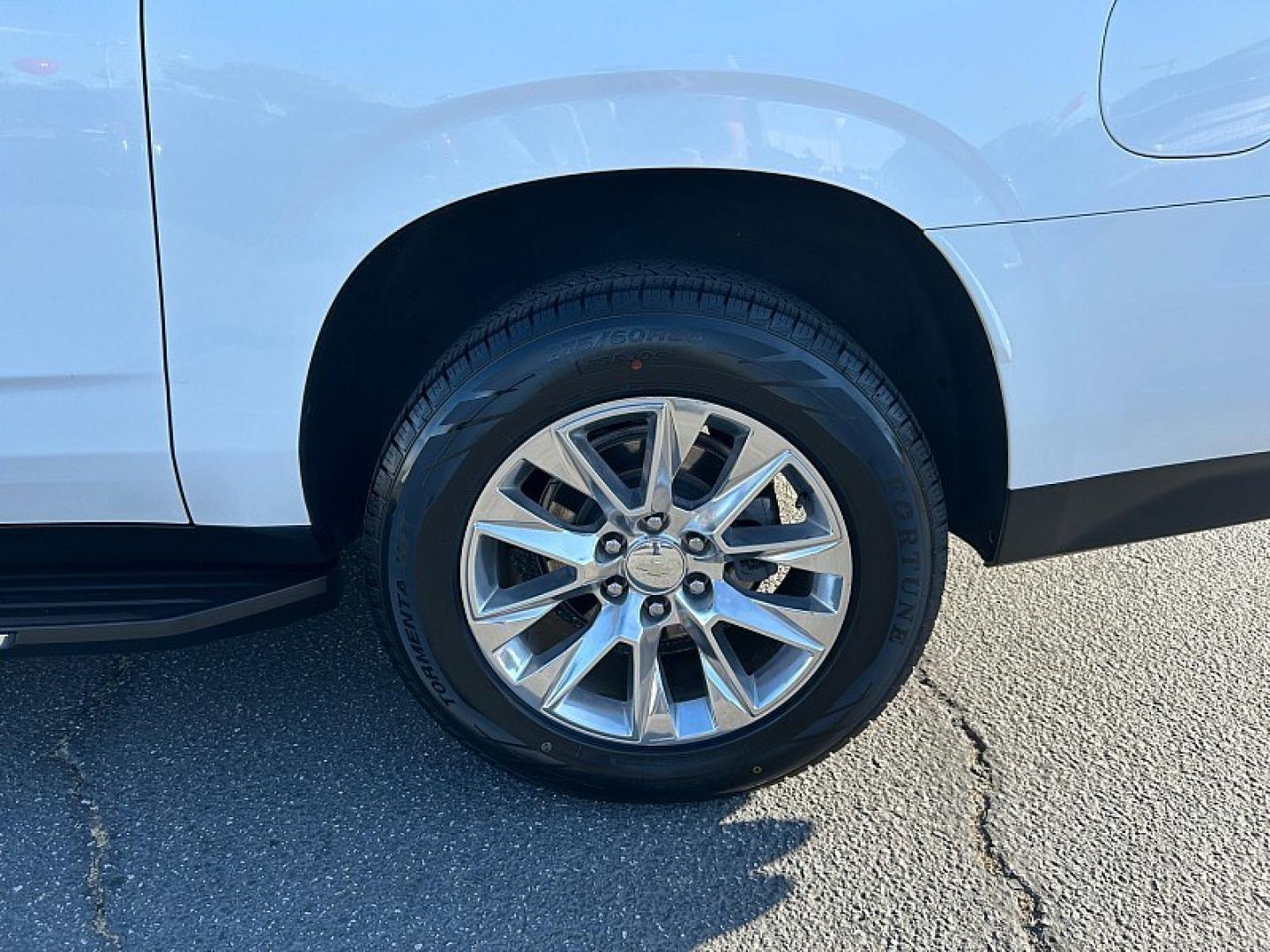 2023 White Chevrolet Suburban (1GNSCFKD6PR) , Automatic 10-Spd w/Overdrive transmission, located at 412 Auto Vista Drive, Palmdale, 93551, (661) 945-0620, 34.592636, -118.136681- Photo#11