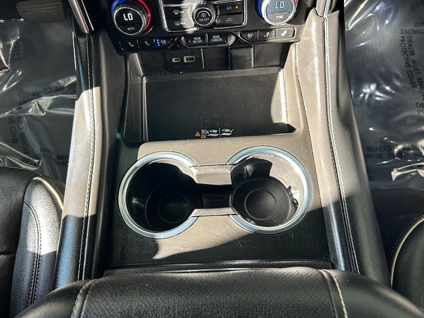 2023 White Chevrolet Suburban (1GNSCFKD6PR) , Automatic 10-Spd w/Overdrive transmission, located at 412 Auto Vista Drive, Palmdale, 93551, (661) 945-0620, 34.592636, -118.136681- Photo#18