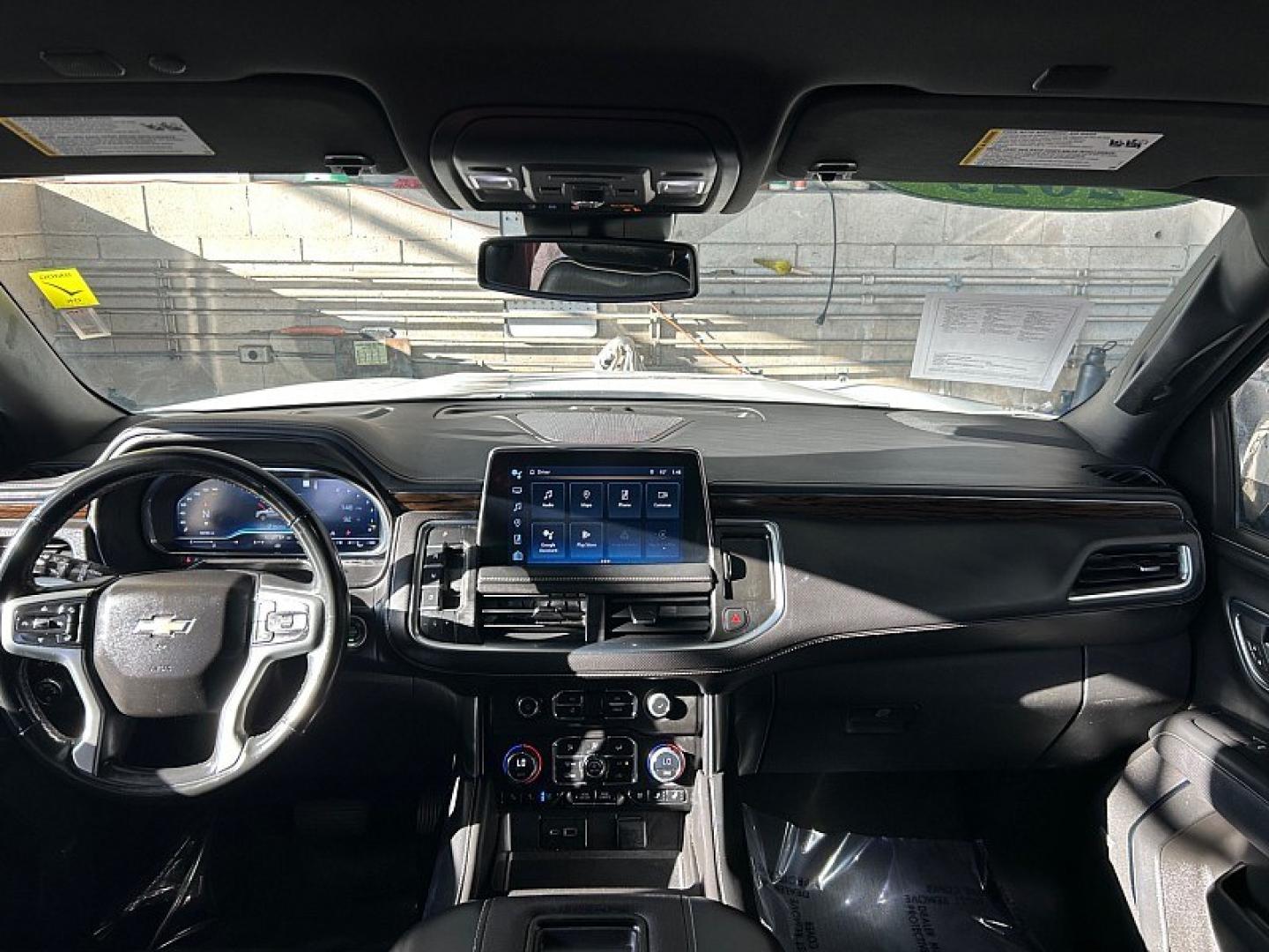 2023 White Chevrolet Suburban (1GNSCFKD6PR) , Automatic 10-Spd w/Overdrive transmission, located at 412 Auto Vista Drive, Palmdale, 93551, (661) 945-0620, 34.592636, -118.136681- Photo#21