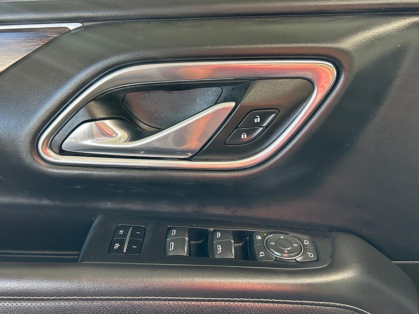 2023 White Chevrolet Suburban (1GNSCFKD6PR) , Automatic 10-Spd w/Overdrive transmission, located at 412 Auto Vista Drive, Palmdale, 93551, (661) 945-0620, 34.592636, -118.136681- Photo#24