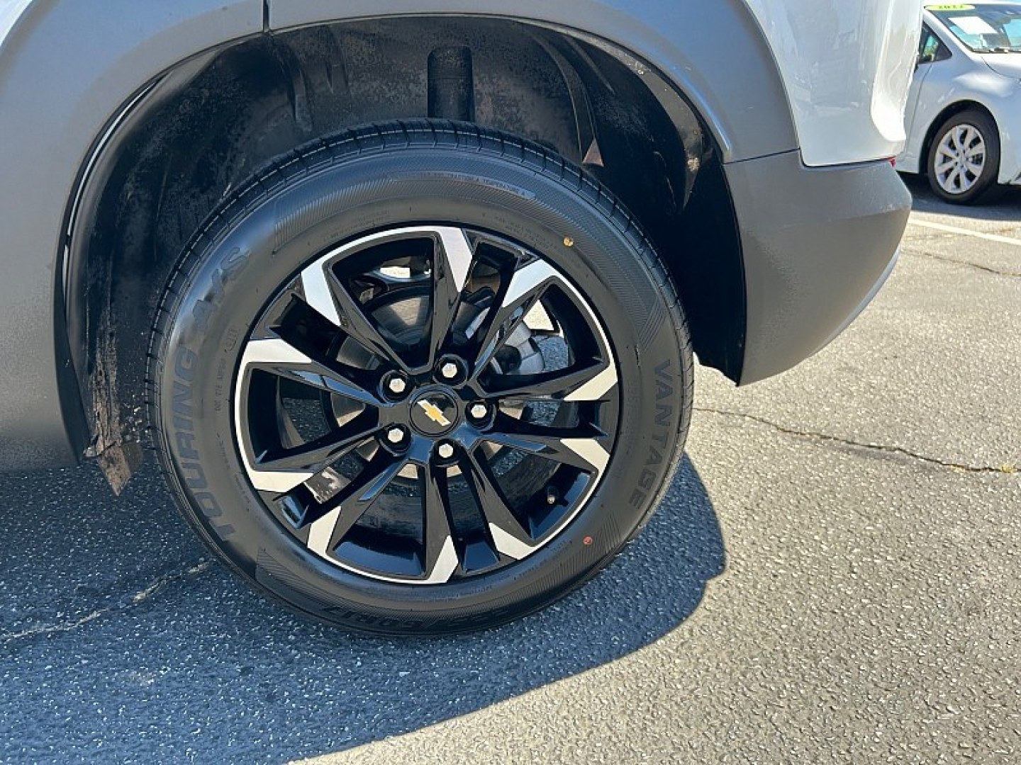 2023 WHITE Chevrolet Trailblazer (KL79MPS28PB) with an 4-Cyl 1.2 Liter engine, Automatic CVT transmission, located at 412 Auto Vista Drive, Palmdale, 93551, (661) 945-0620, 34.592636, -118.136681- Photo#9