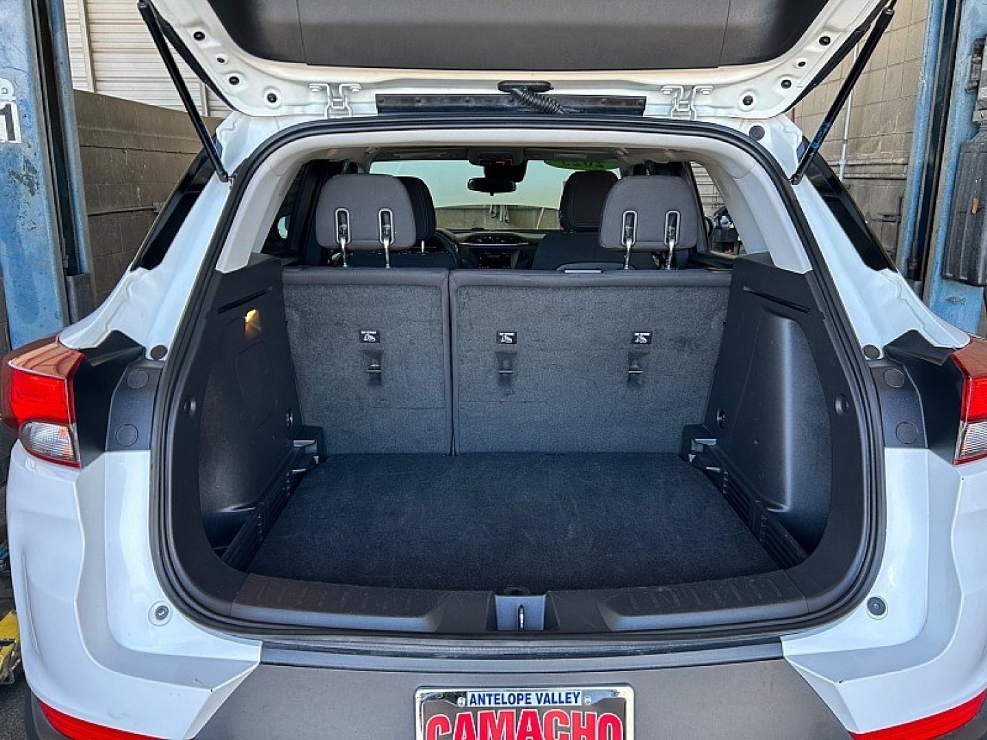 2023 WHITE Chevrolet Trailblazer (KL79MPS28PB) with an 4-Cyl 1.2 Liter engine, Automatic CVT transmission, located at 412 Auto Vista Drive, Palmdale, 93551, (661) 945-0620, 34.592636, -118.136681- Photo#25