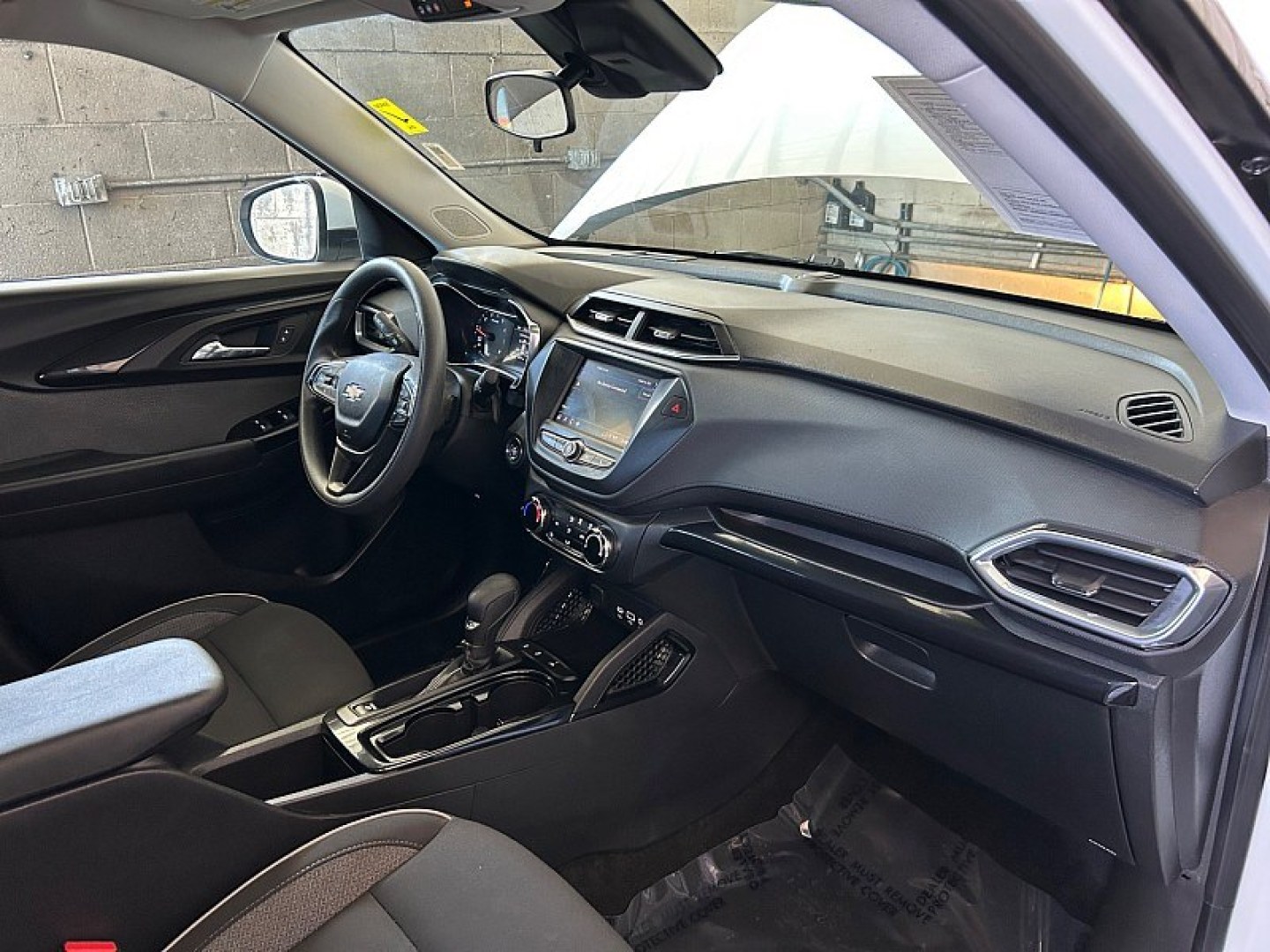 2023 WHITE Chevrolet Trailblazer (KL79MPS28PB) with an 4-Cyl 1.2 Liter engine, Automatic CVT transmission, located at 412 Auto Vista Drive, Palmdale, 93551, (661) 945-0620, 34.592636, -118.136681- Photo#27