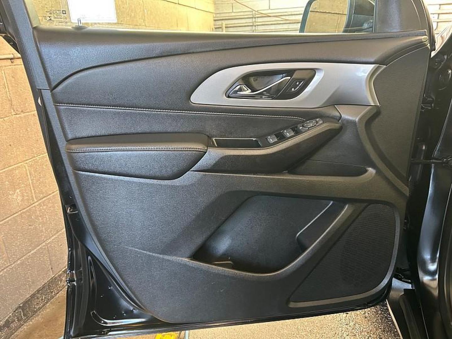 2023 BLACK Chevrolet Traverse (1GNERGKW7PJ) with an V6 3.6 Liter engine, Automatic 9-Spd transmission, located at 412 Auto Vista Drive, Palmdale, 93551, (661) 945-0620, 34.592636, -118.136681 - Photo#17