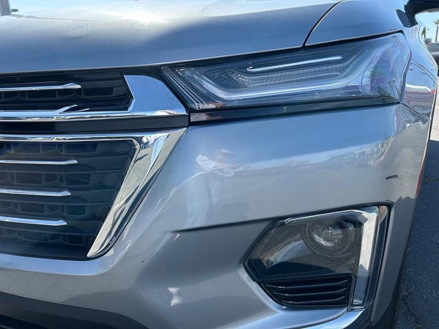 2023 GRAY Chevrolet Traverse (1GNEVGKW2PJ) with an V6 3.6 Liter engine, Automatic 9-Spd transmission, located at 412 Auto Vista Drive, Palmdale, 93551, (661) 945-0620, 34.592636, -118.136681 - Photo#5