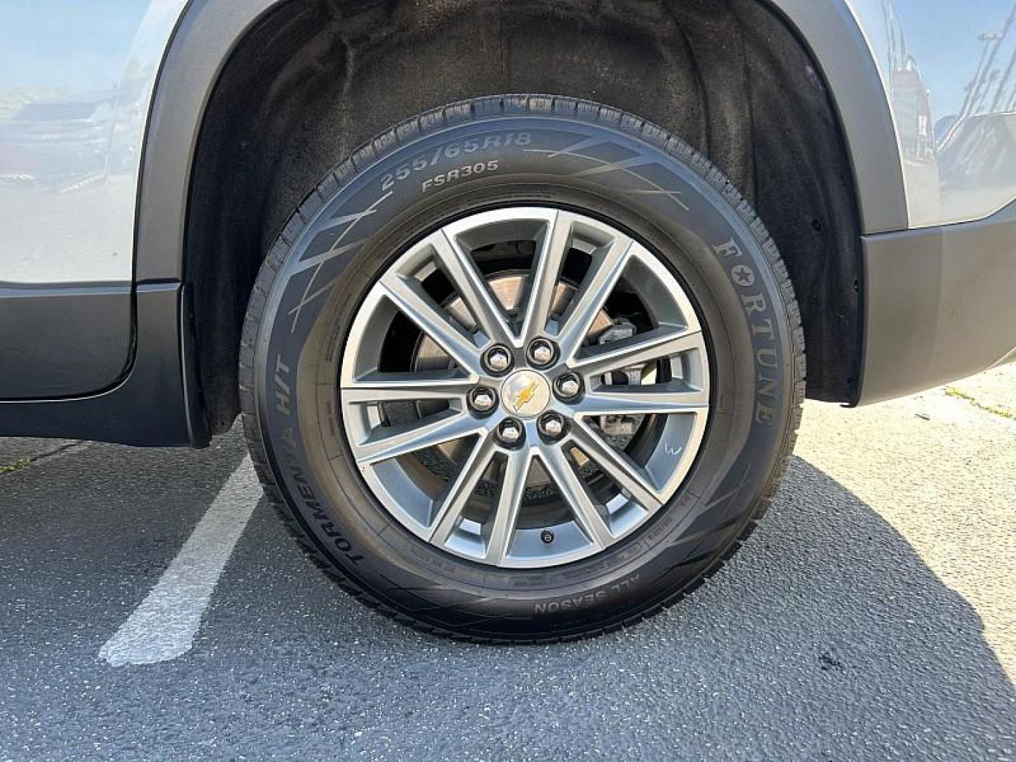 2023 GRAY Chevrolet Traverse (1GNEVGKW2PJ) with an V6 3.6 Liter engine, Automatic 9-Spd transmission, located at 412 Auto Vista Drive, Palmdale, 93551, (661) 945-0620, 34.592636, -118.136681 - Photo#13