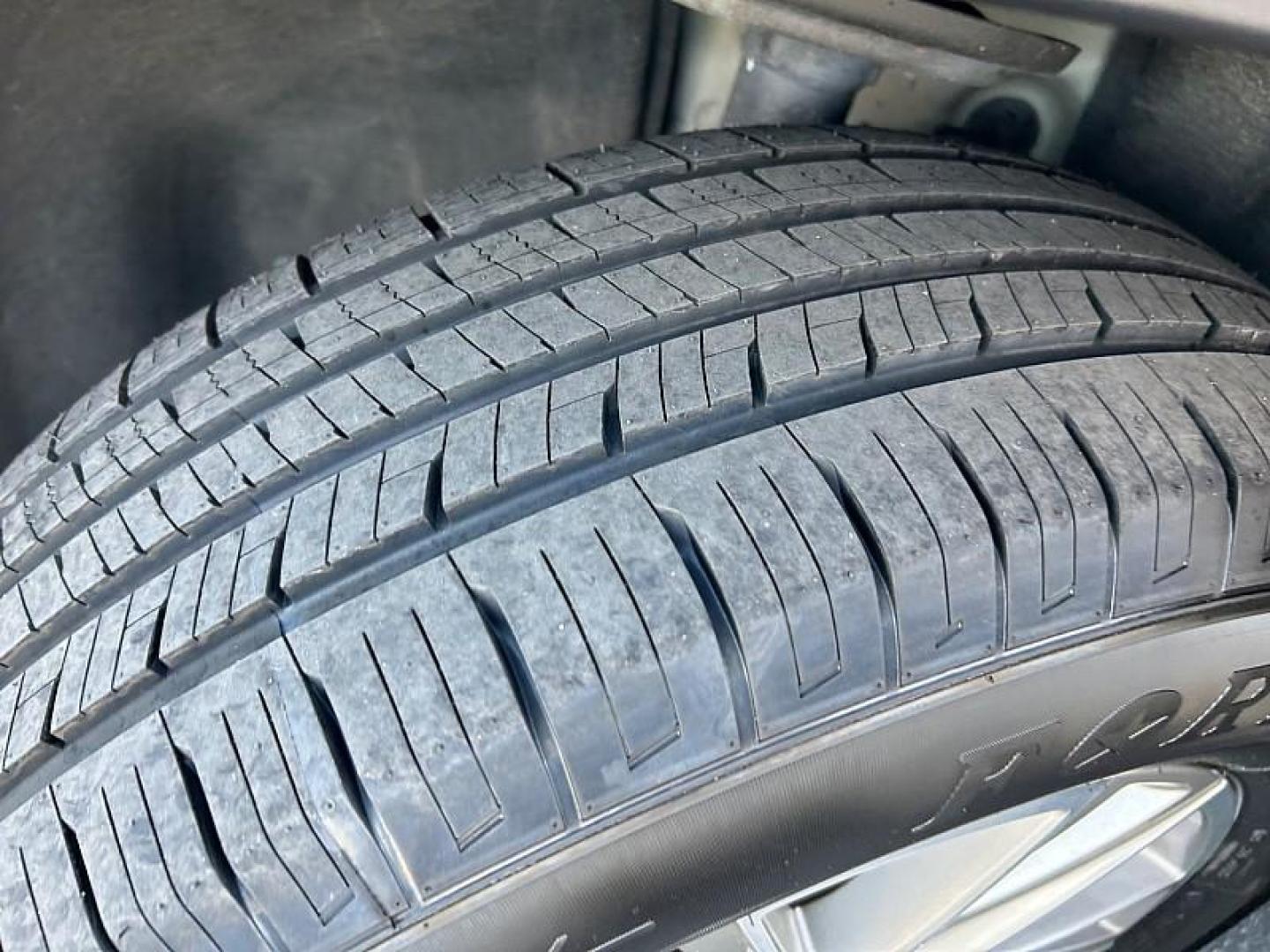 2023 GRAY Chevrolet Traverse (1GNEVGKW2PJ) with an V6 3.6 Liter engine, Automatic 9-Spd transmission, located at 412 Auto Vista Drive, Palmdale, 93551, (661) 945-0620, 34.592636, -118.136681 - Photo#14