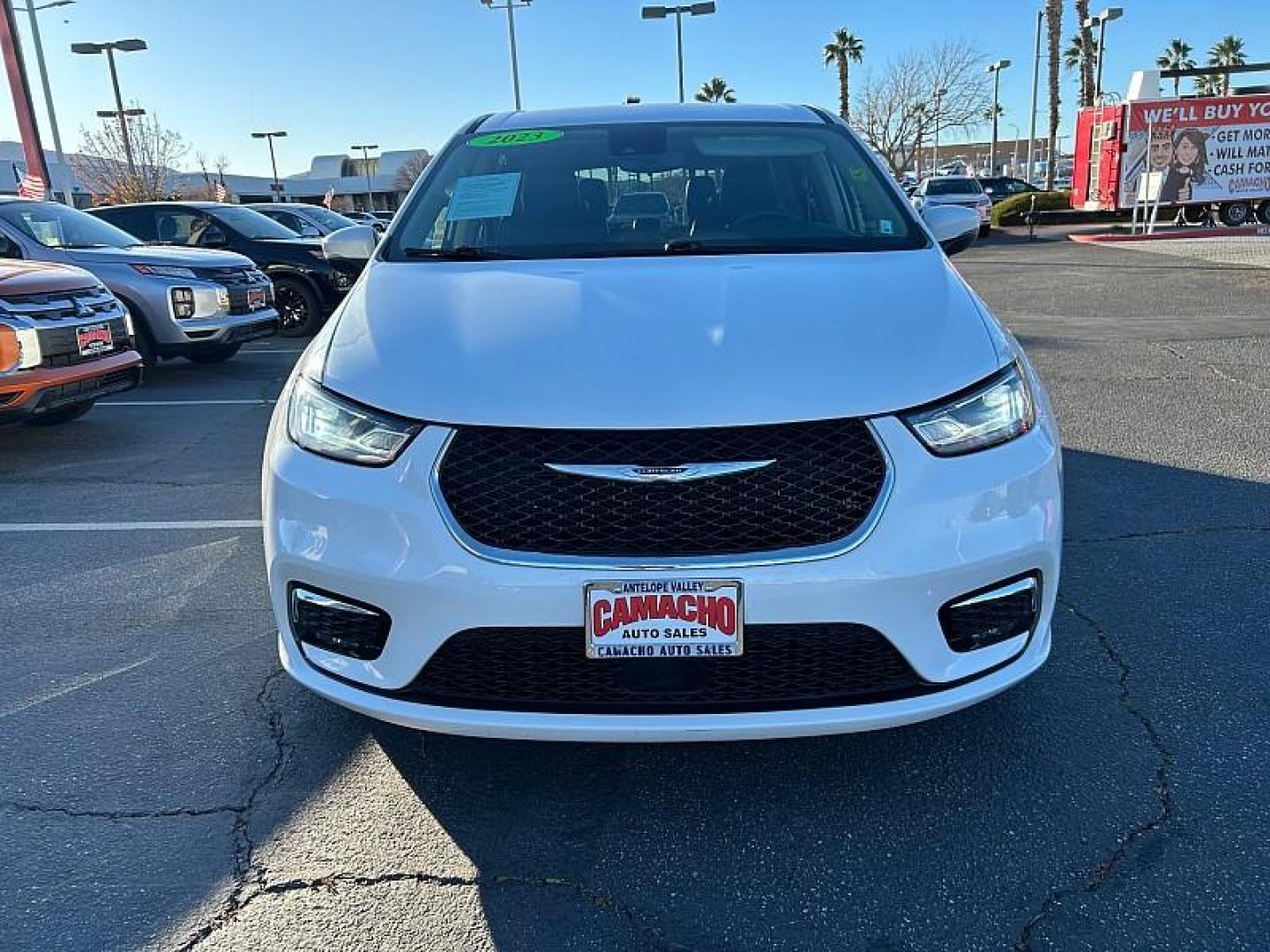 2023 WHITE Chrysler Pacifica (2C4RC1BG8PR) with an V6 3.6 Liter engine, Automatic 9-Spd transmission, located at 412 Auto Vista Drive, Palmdale, 93551, (661) 945-0620, 34.592636, -118.136681- Photo#2